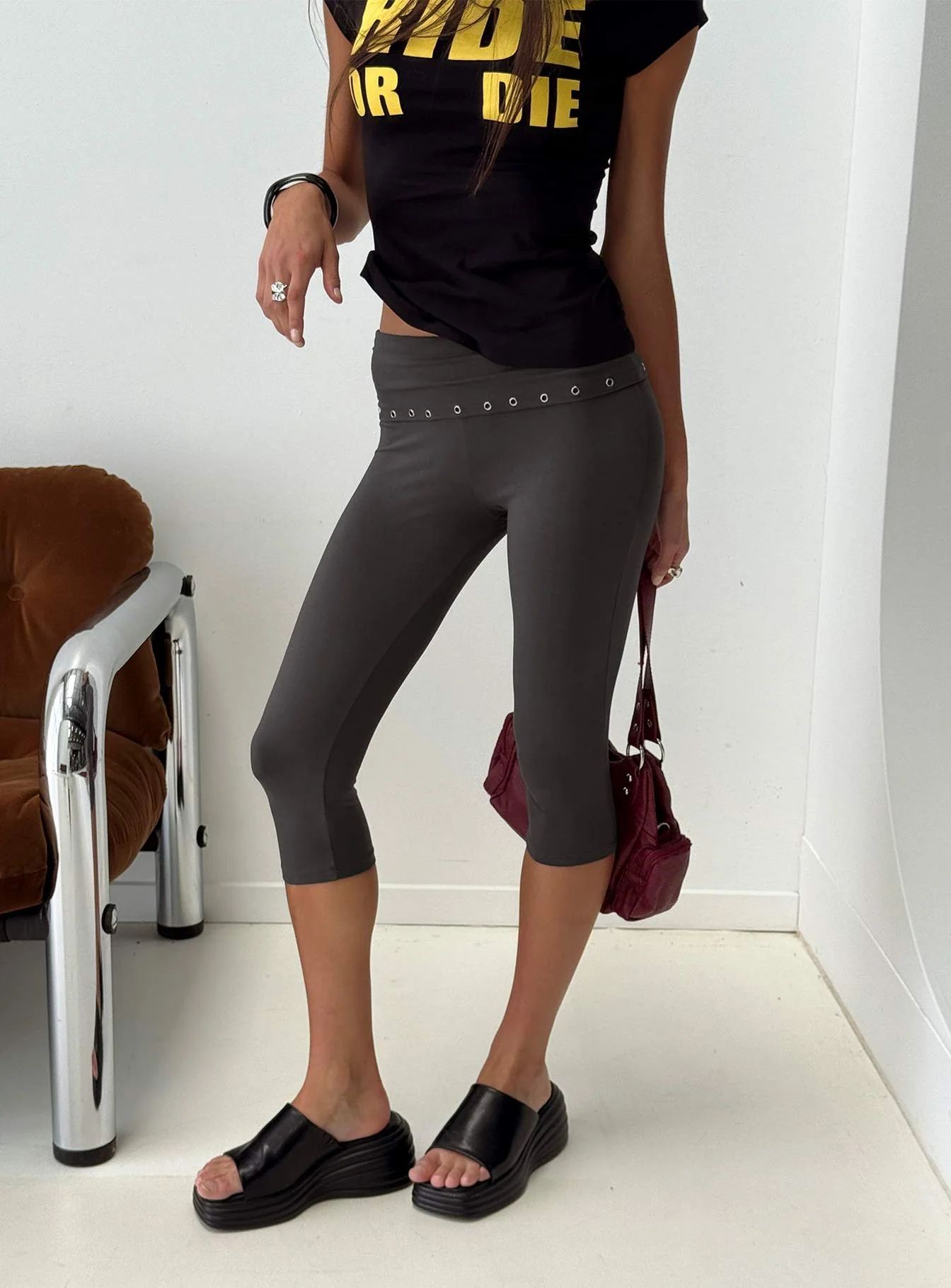 Enmu Capri Trouser Charcoal Grey
