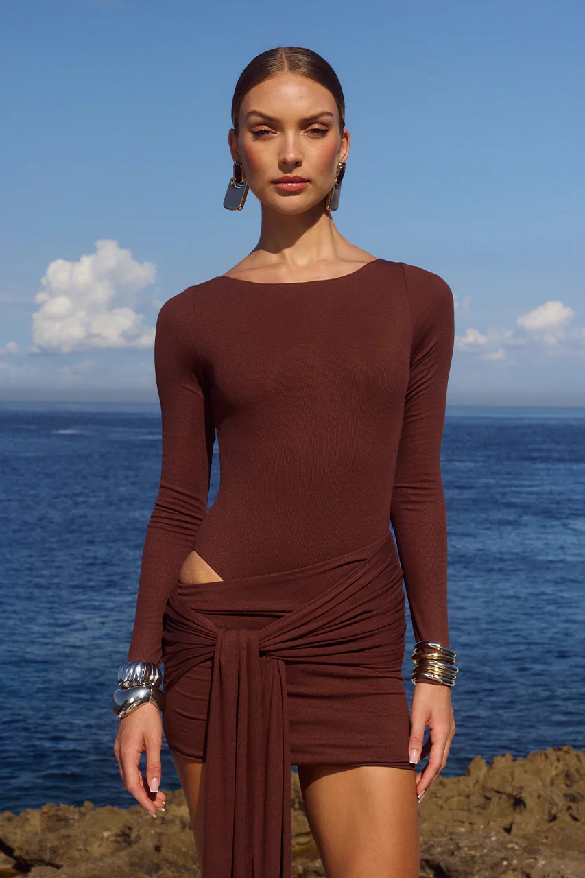 EVELYN SLEEVED CUT-OUT MINI DRESS - BITTER CHOCOLATE
