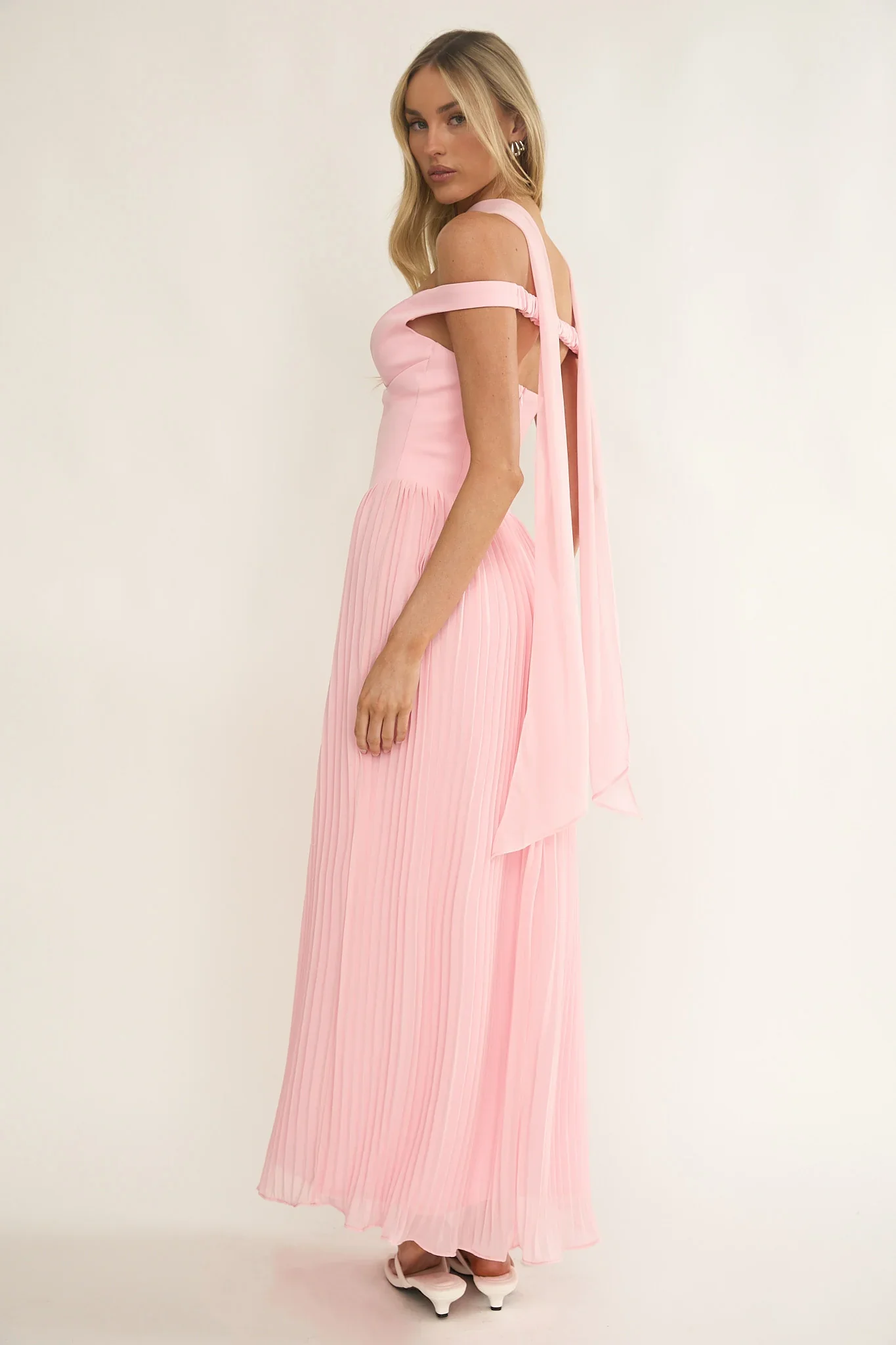 Quinnae Off-Shoulder Accordion Pleat Maxi Dress Pink