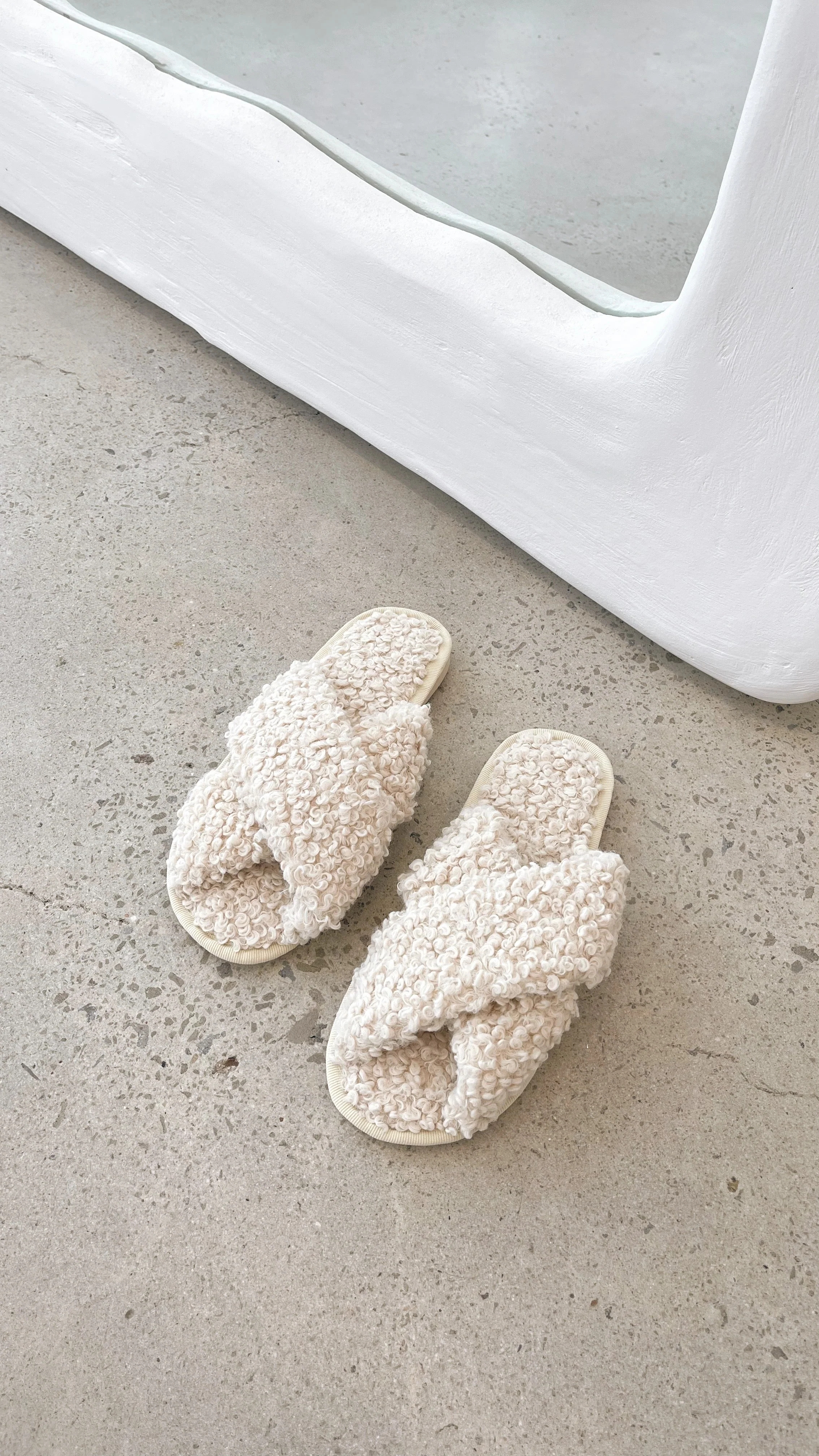 Teddy Slippers - Beige