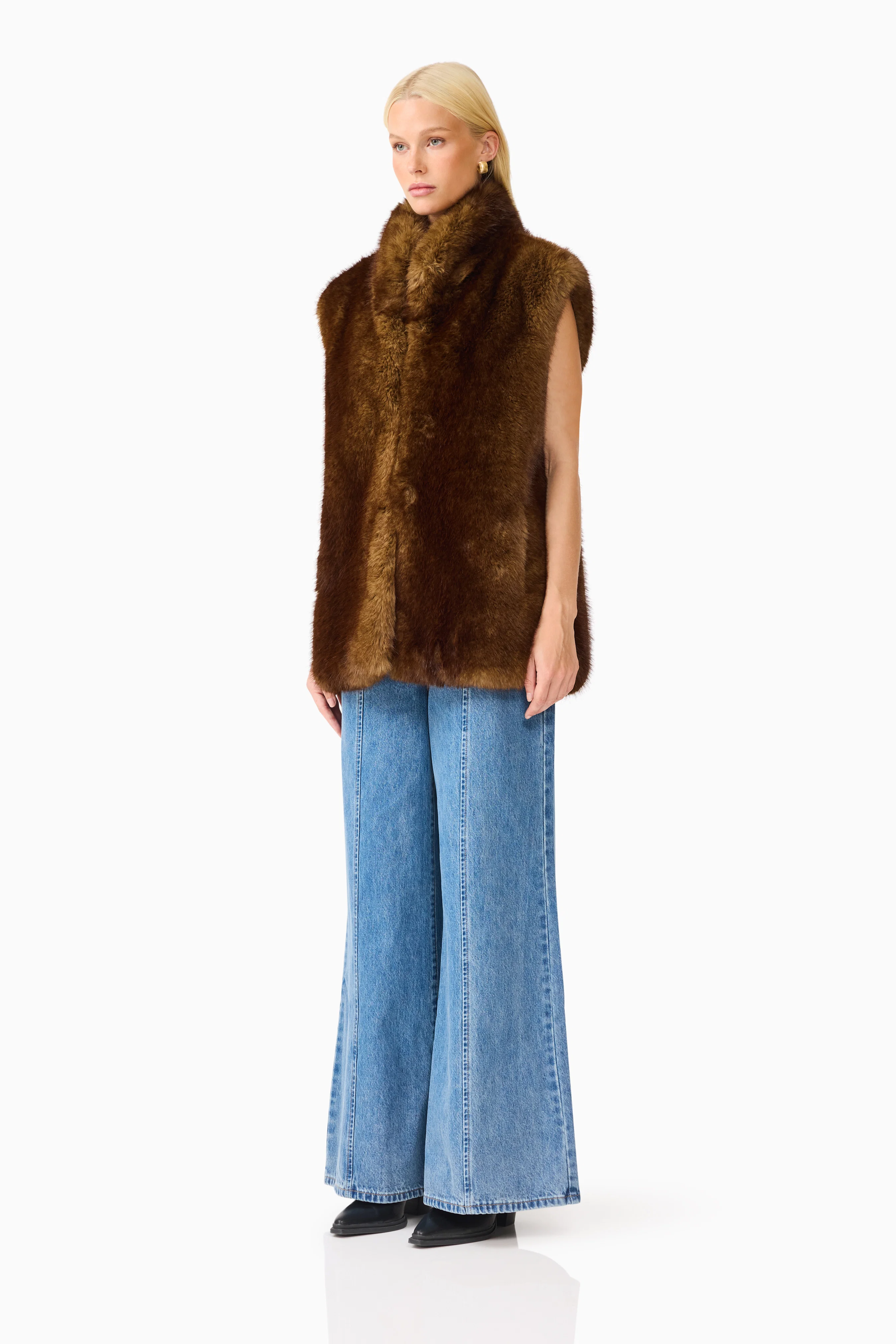 CURAAE Winona Vest in Brown