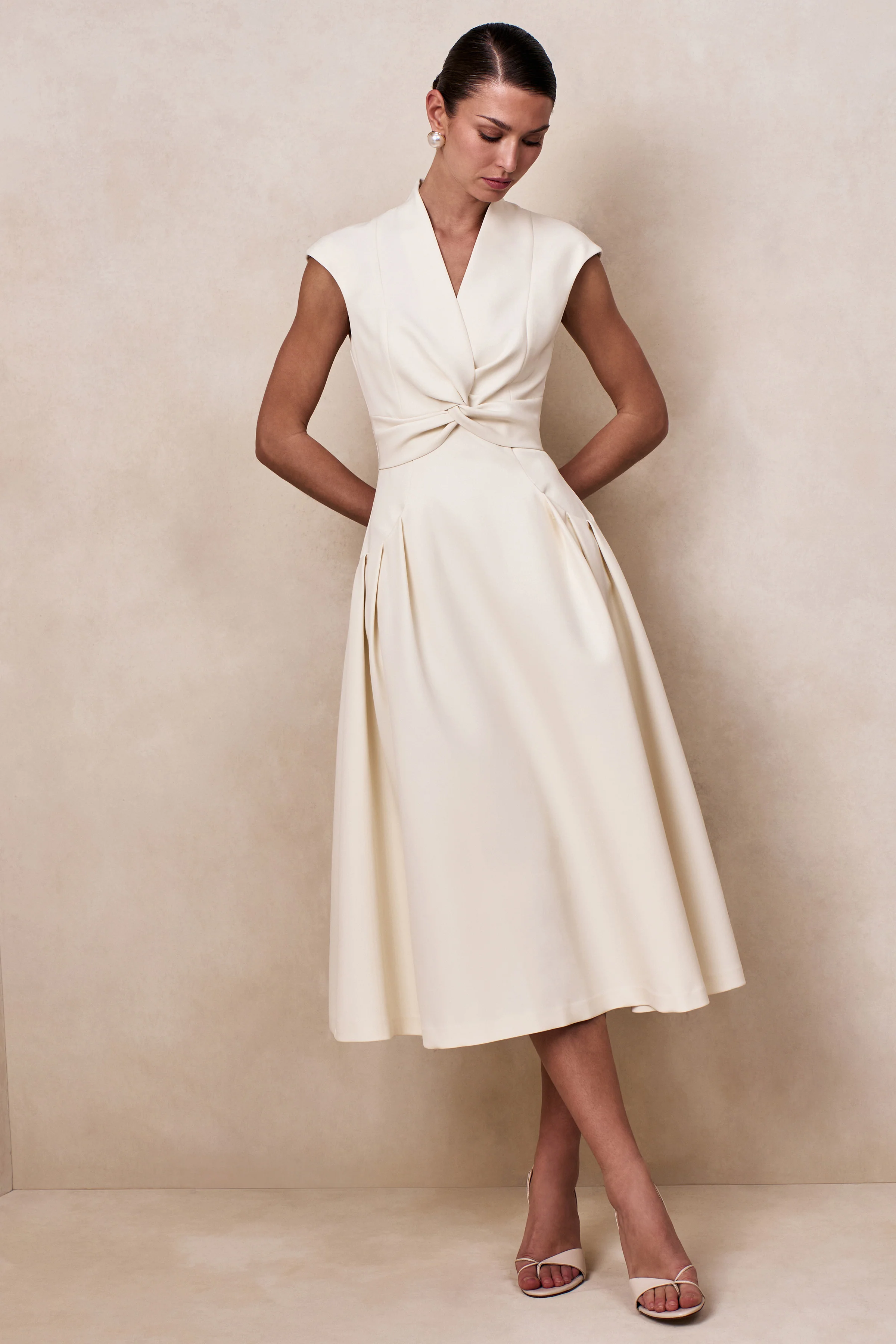 Kylen | White V-Neck Midi Dress