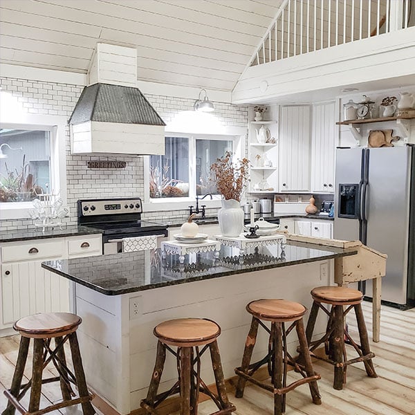 Scalloped Edge French Country Risers