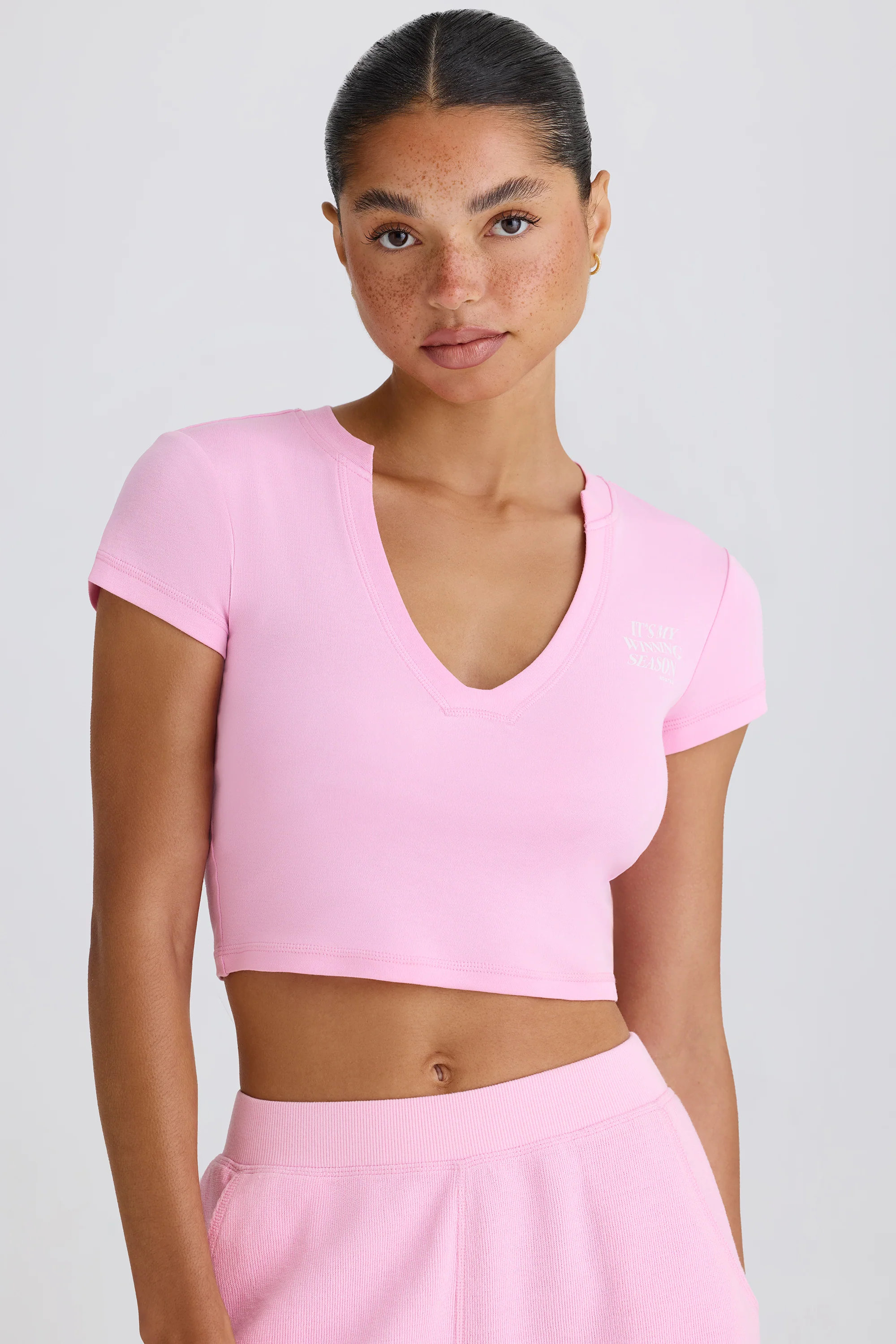 Stretch Cotton Jersey Graphic Print Cropped T-Shirt in Bubblegum Pink