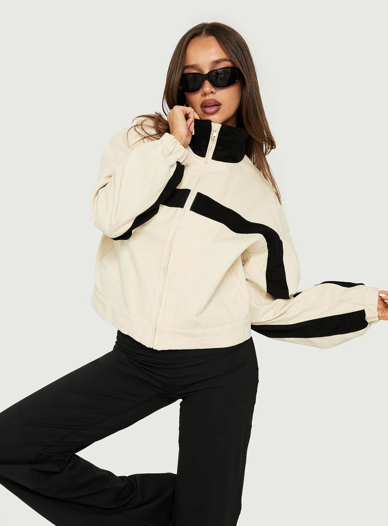 Pregame Funnel Neck Contrast Jacket Off White / Black
