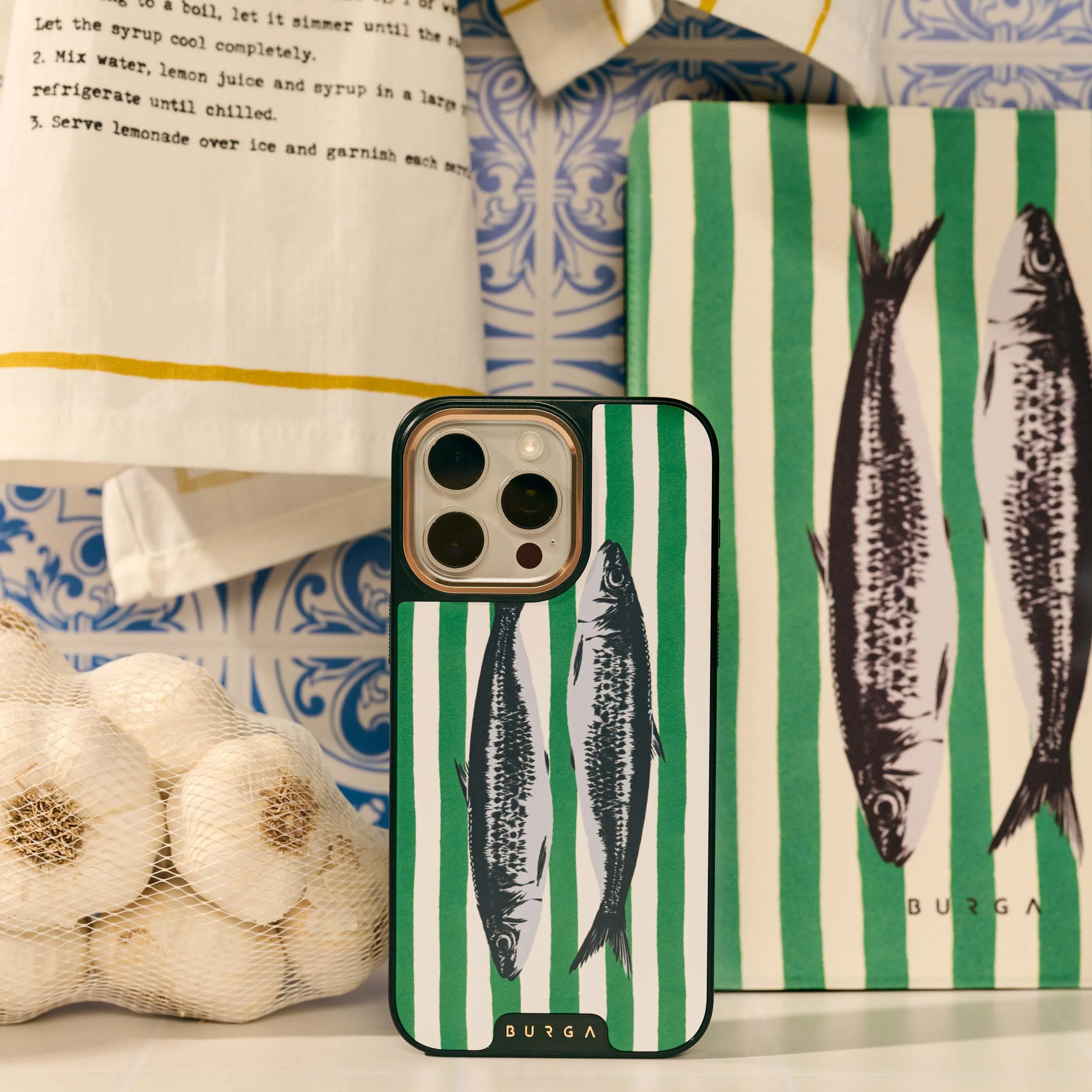 Sardinhas - iPhone 11 Pro Max ケース