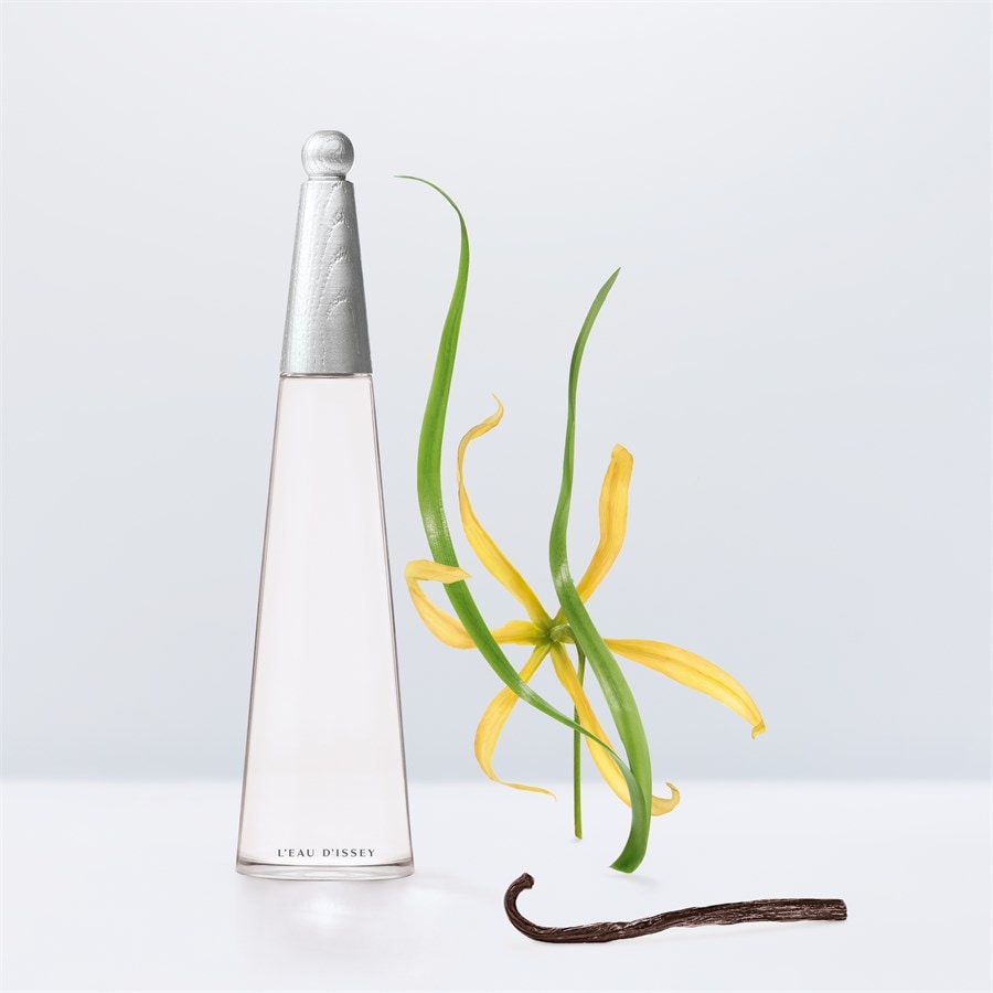 Issey Miyake L'Eau d'Issey Eau de Parfum Spray Intense