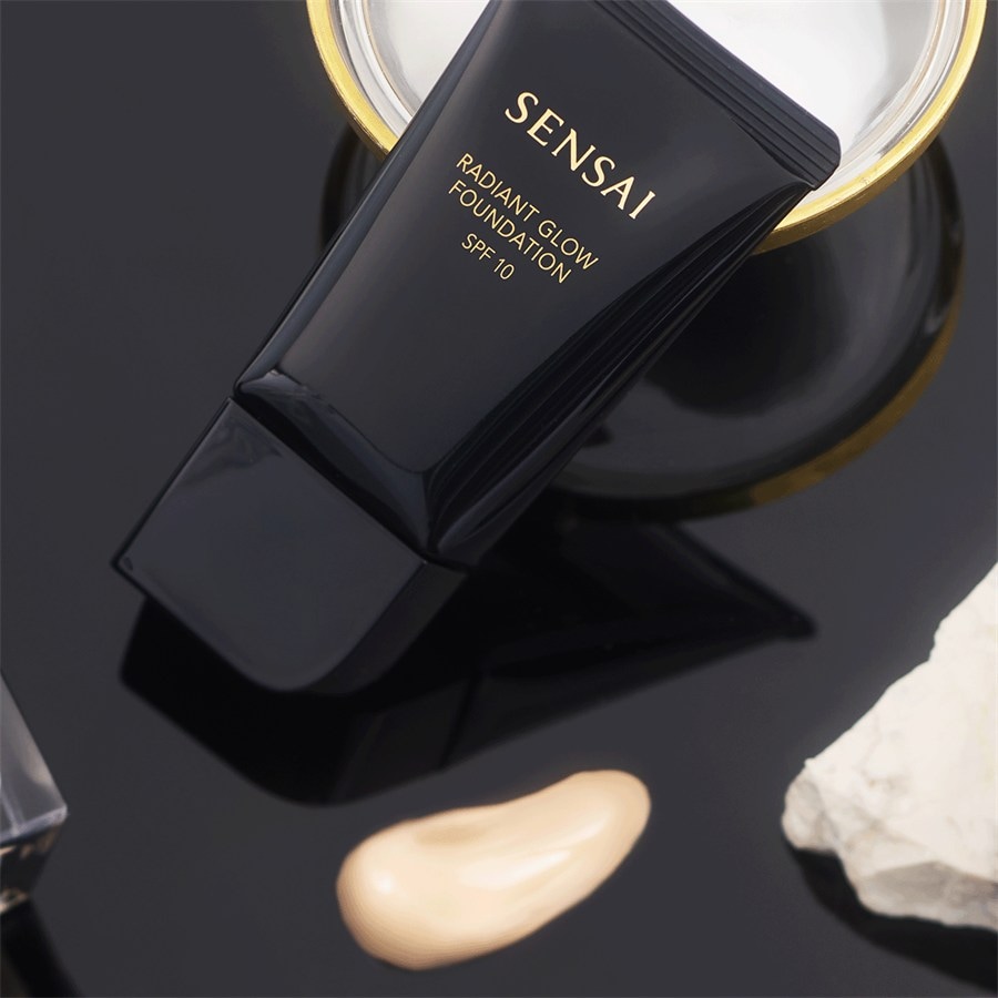 SENSAI Foundations Radiant Glow Foundation