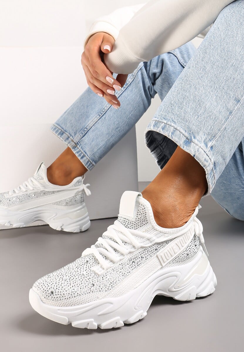 Białe Sneakersy z Błyszczącymi Cyrkonami i Napisem Halerin