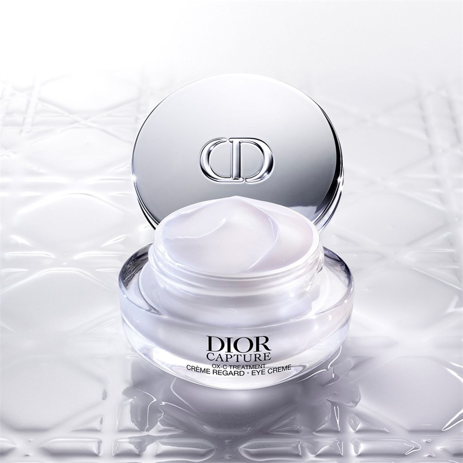 DIOR Capture Totale Dior Capture Eye Creme Krem pod oczy korygujący oznaki starzenia: zmarszczki, jędrność skóry, cienie pod oczami i obrzęki.