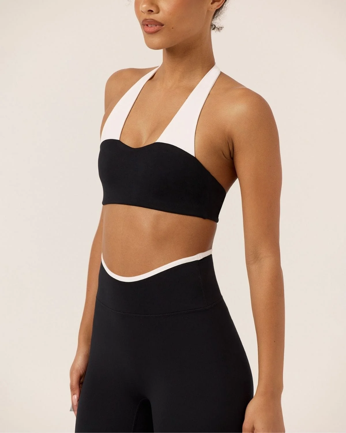 Serenity Dip Leggings | Black Two Tone