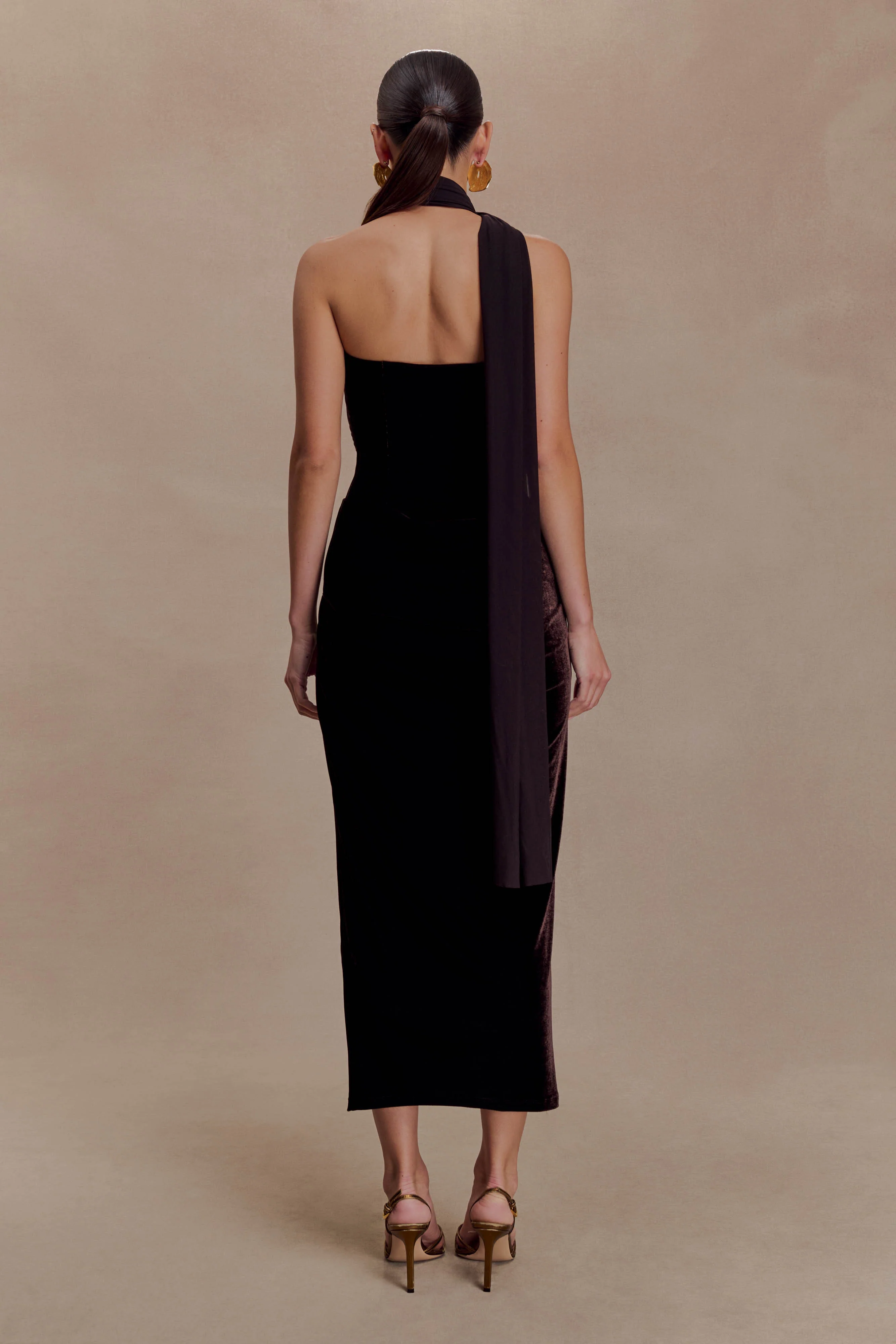 Mattea Velvet Midi Dress With Scarf - Chocolate