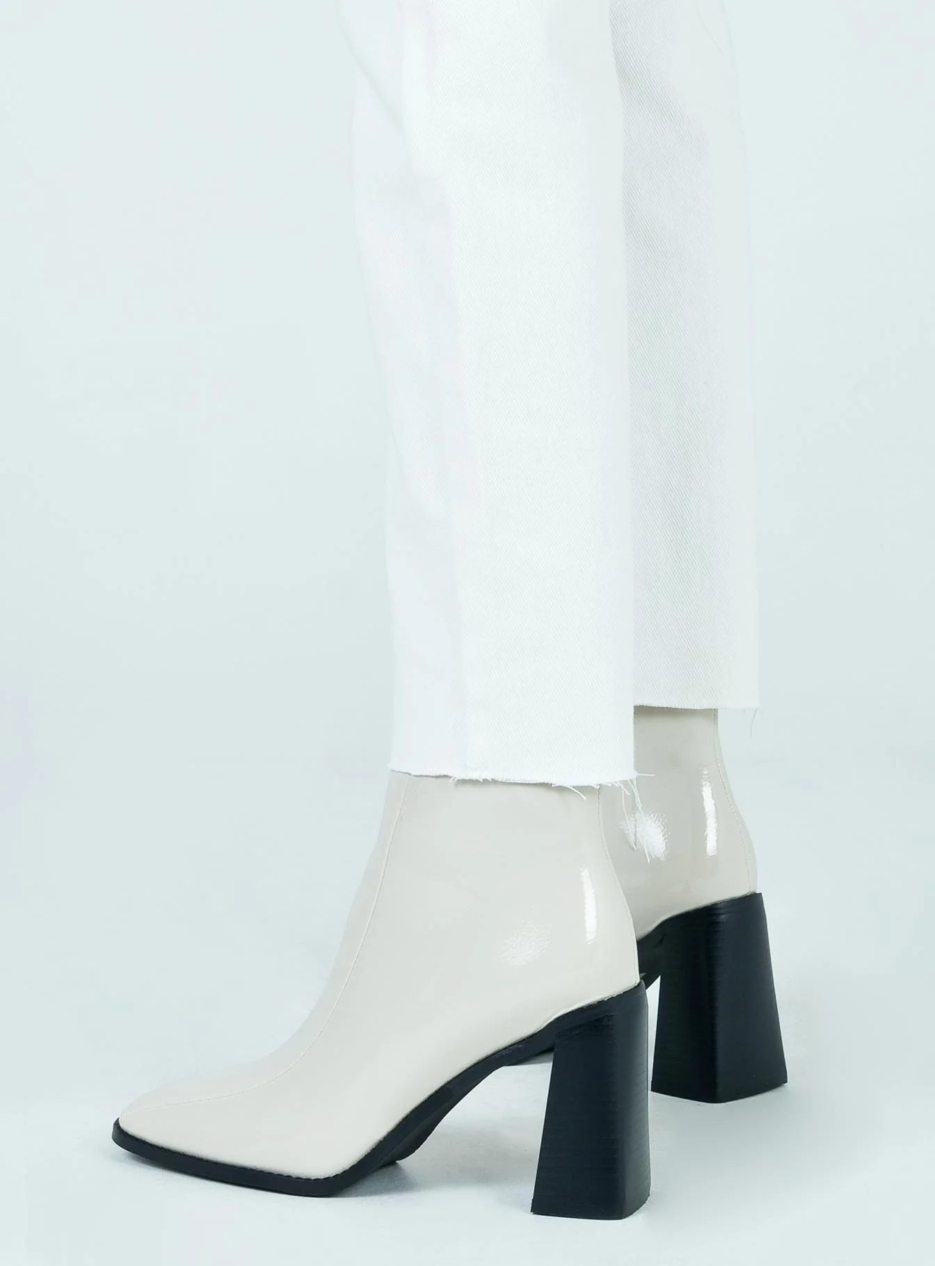 The Kia Boots White