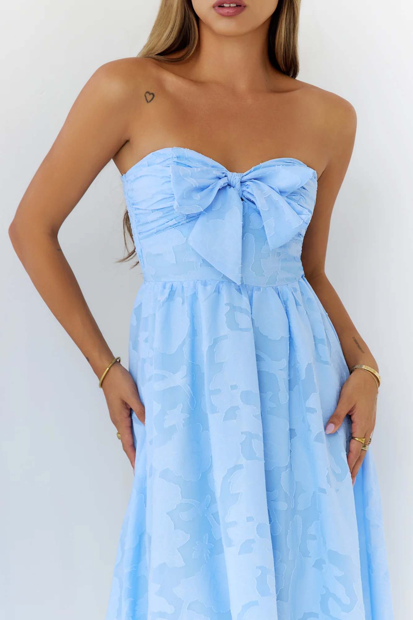 Charming Bow Textured Strapless Midi Dress Blue