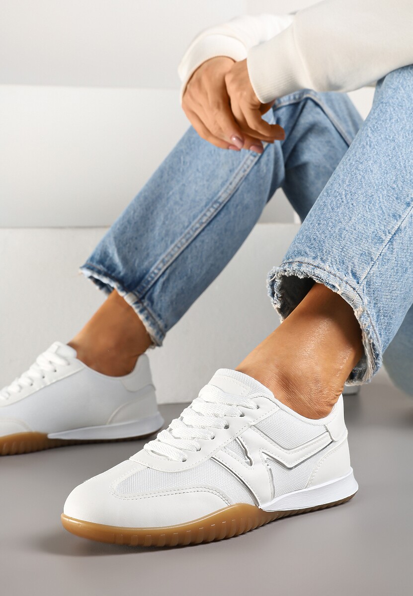 Biało-Czarne Sneakersy w Stylu Tenisówek Ozdobione Naszywką Tanelis