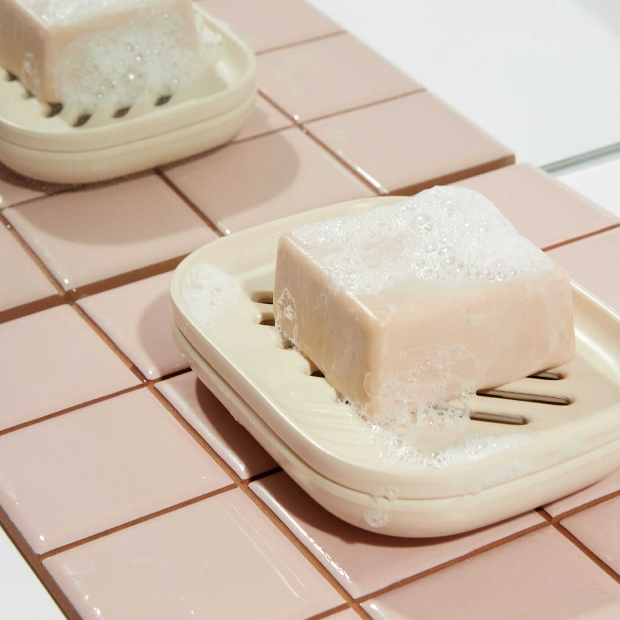 Vogeelle Self-Draining Soap Dish