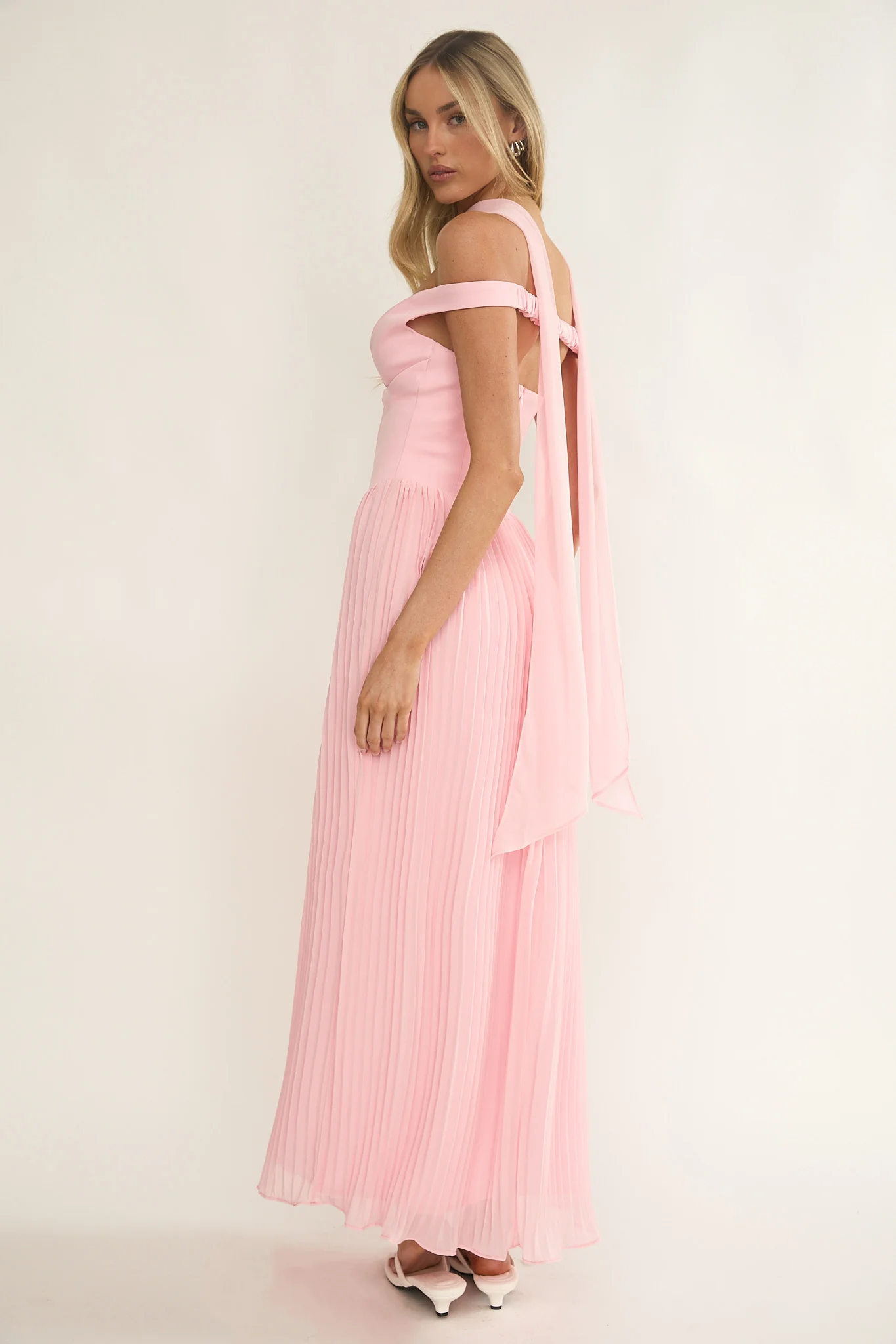 Quinnae Off-Shoulder Accordion Pleat Maxi Dress Pink