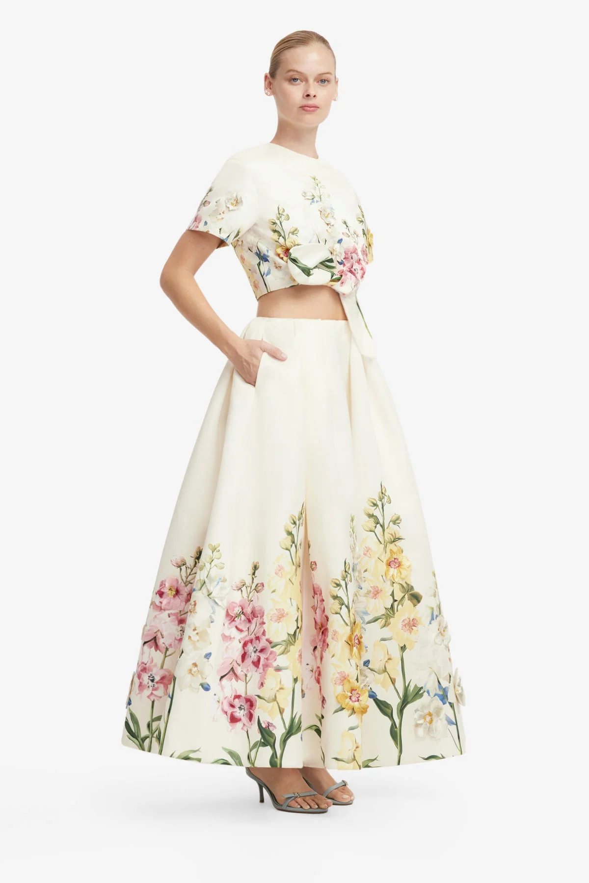 Riley Embroidered Sleeve Top - Snapdragon Print in Snow
