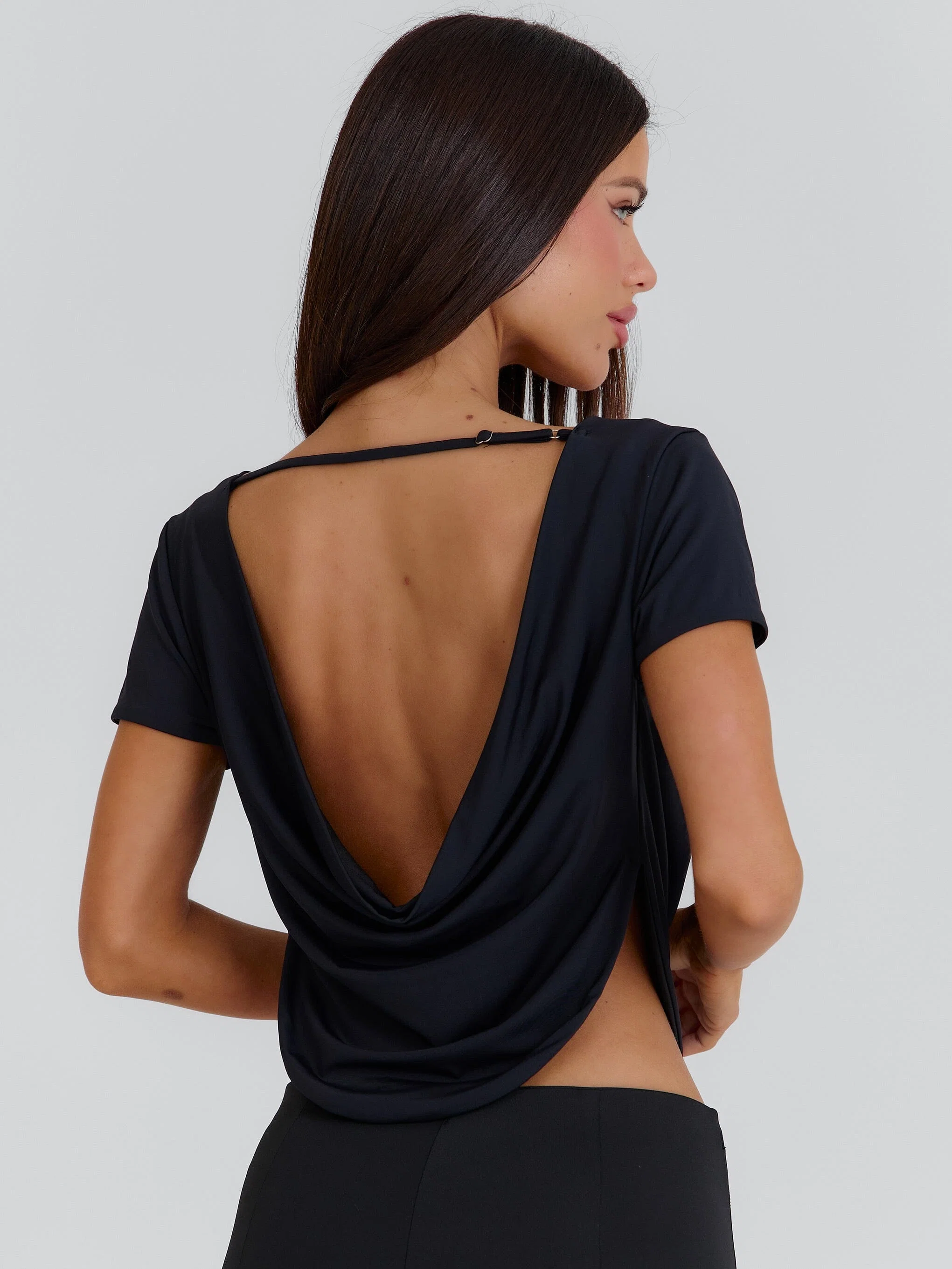 SUMMA LONGLINE TOP BLACK