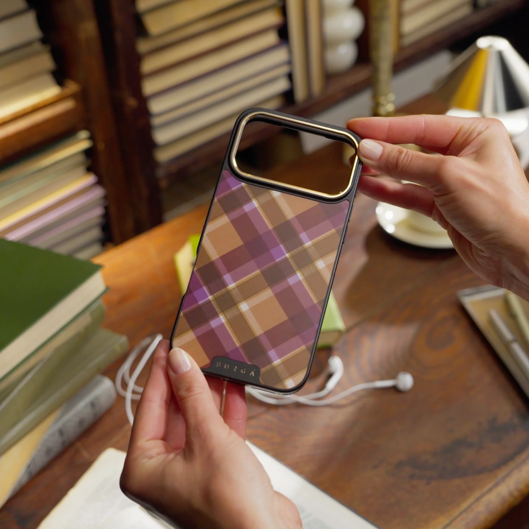 September Issue - iPhone 12 ケース