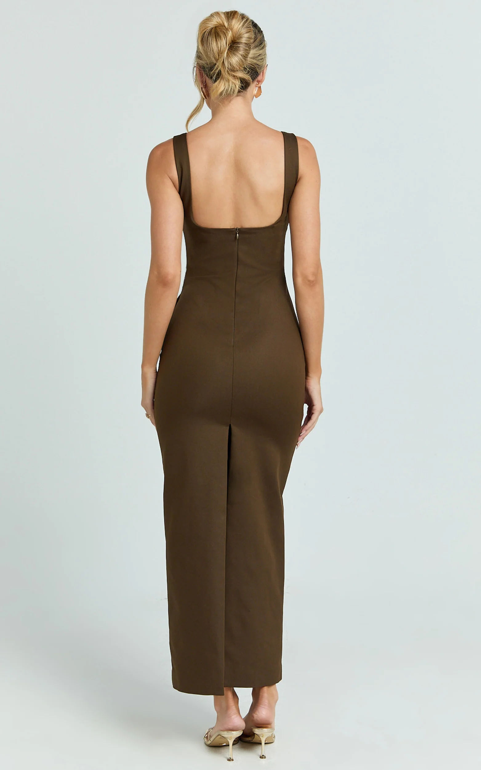 Benita Midi Dress - Scoop Neck Ruched Fitted Dress in Chocolate