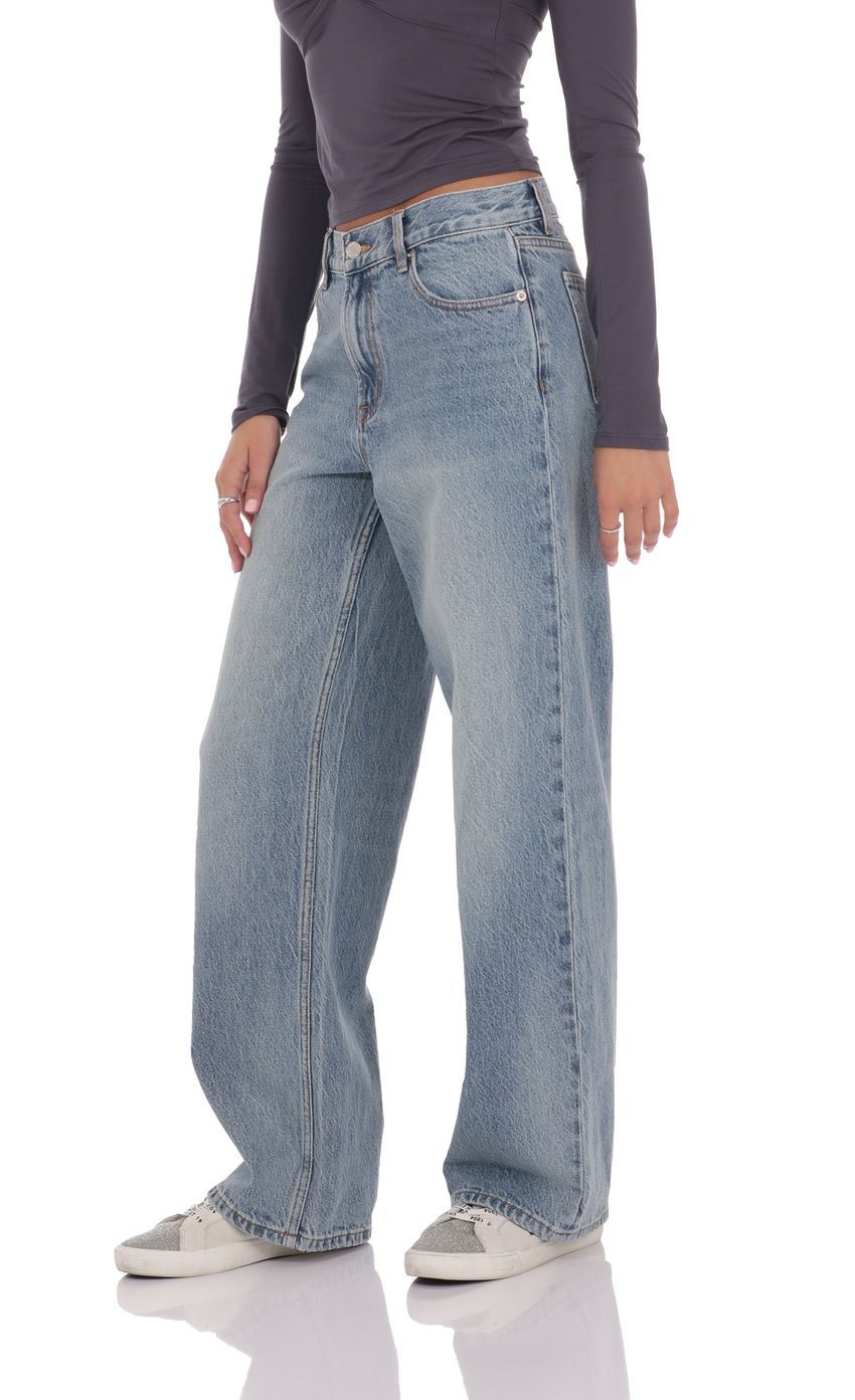 Mid Rise Baggy Jeans in Faded Blue
