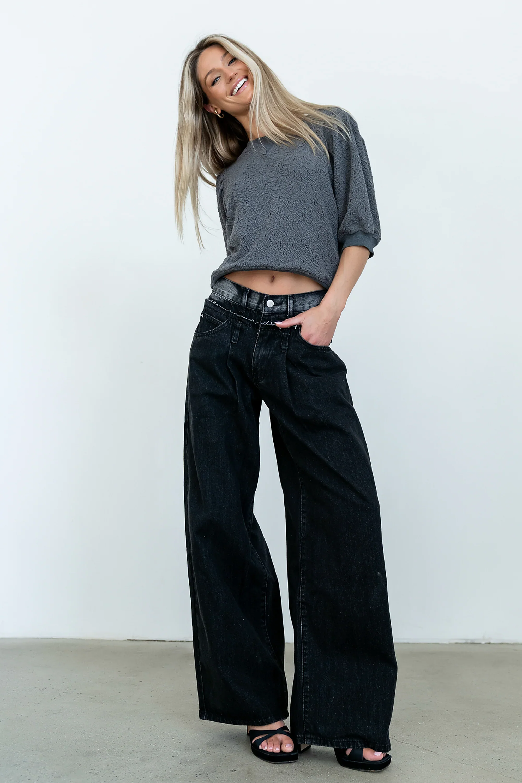 Marrel Textured Top in Charcoal