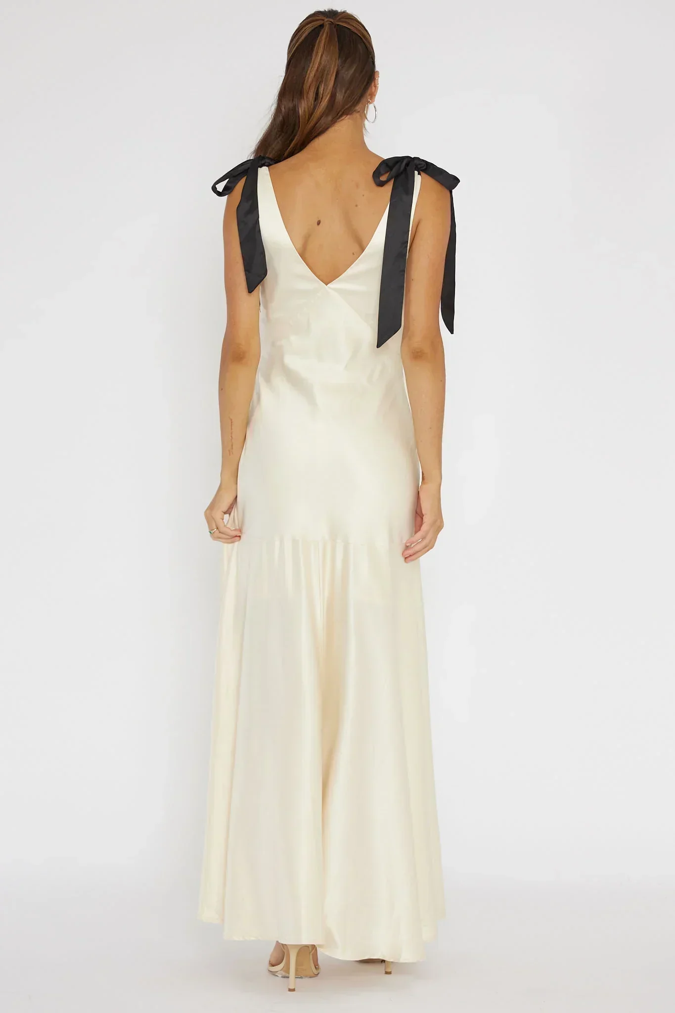 New York Minute Bow Shoulder Dress Oyster