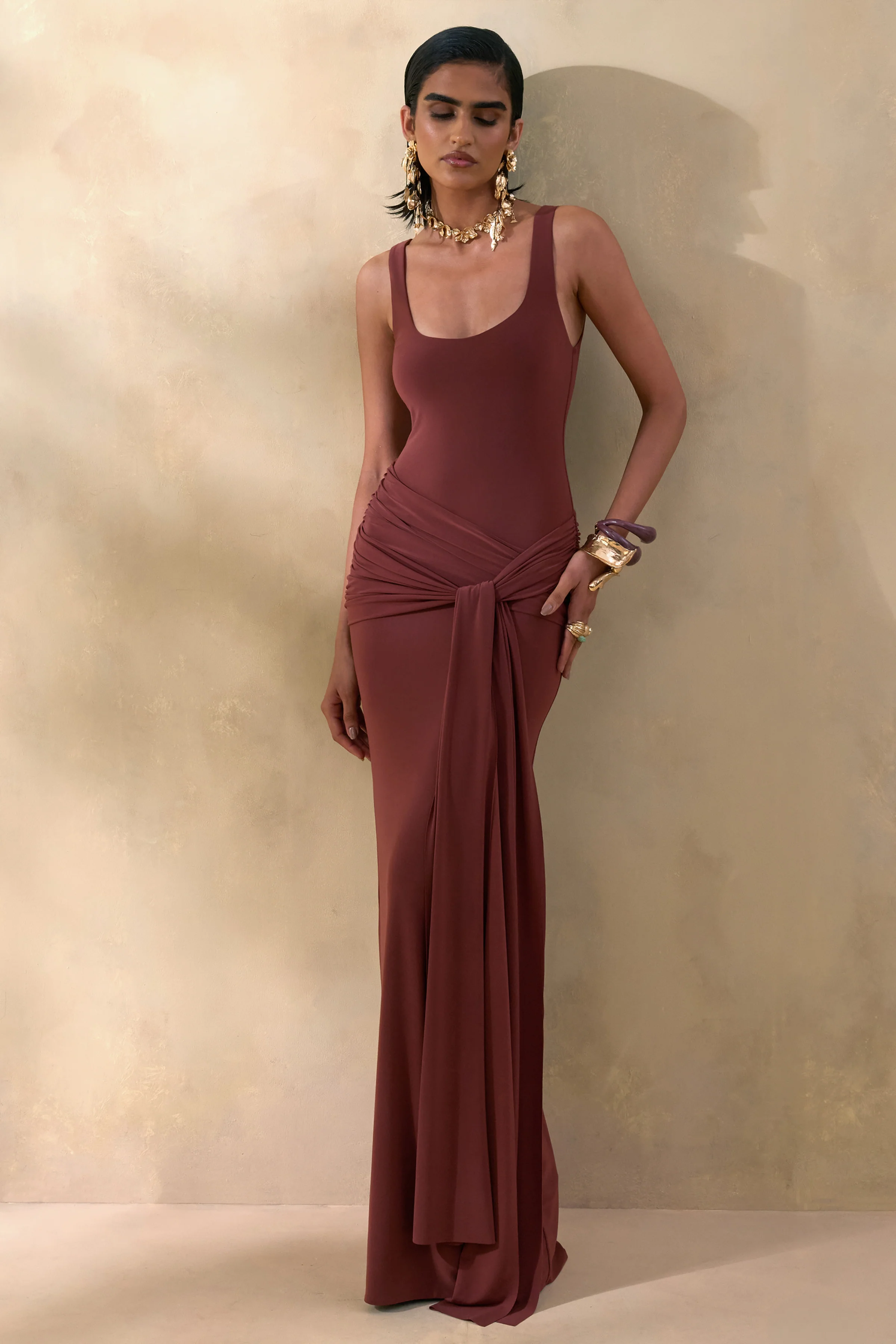 Lienna | Brown Scoop-Neck Maxi Dress With Gathered-Detail And Sash