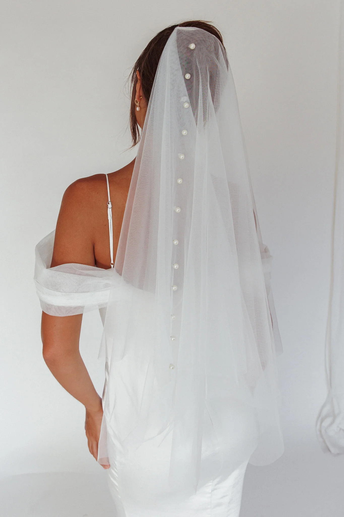 Marina Pearl Accent Veil White