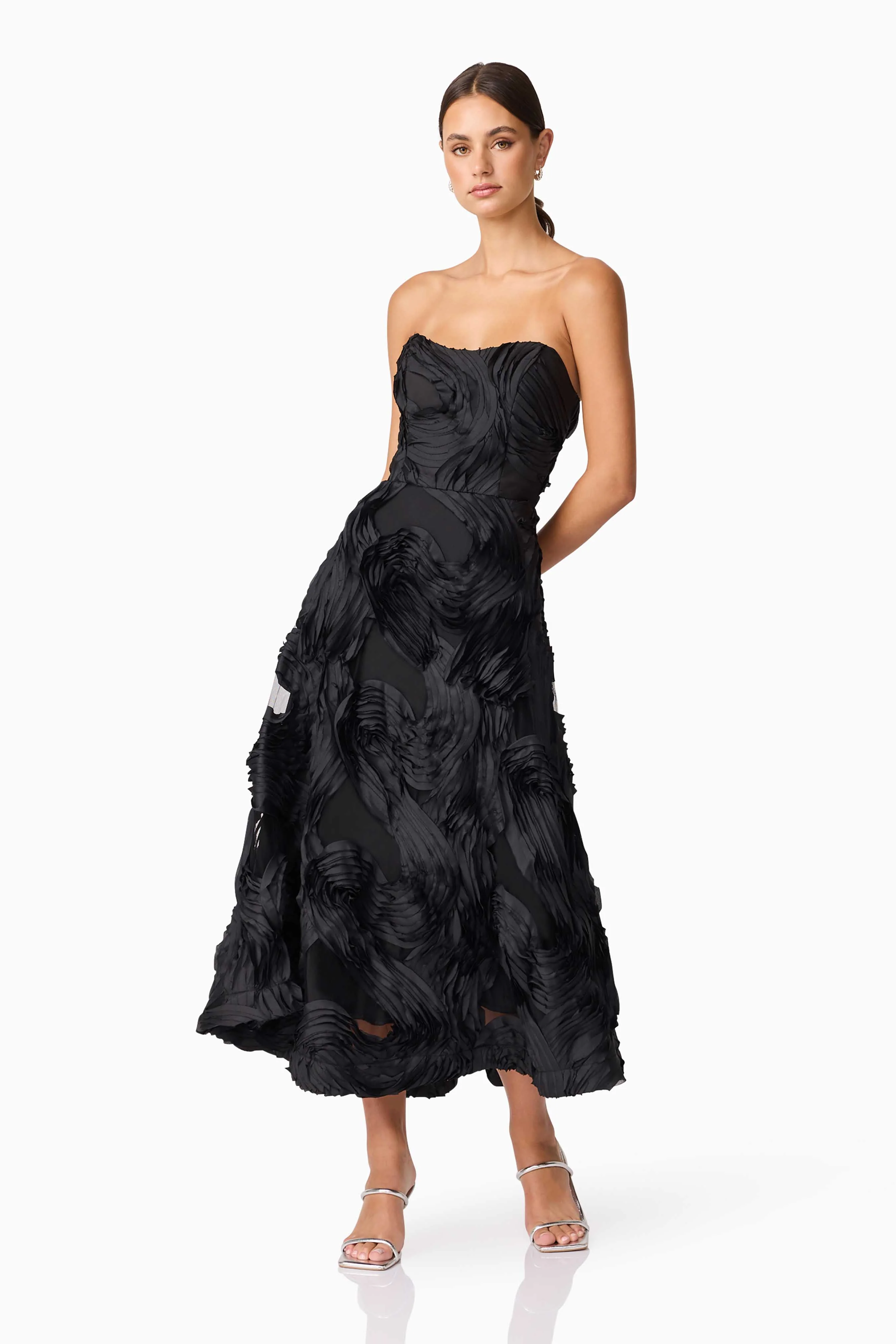 Asher Sweetheart Midi Dress in Black