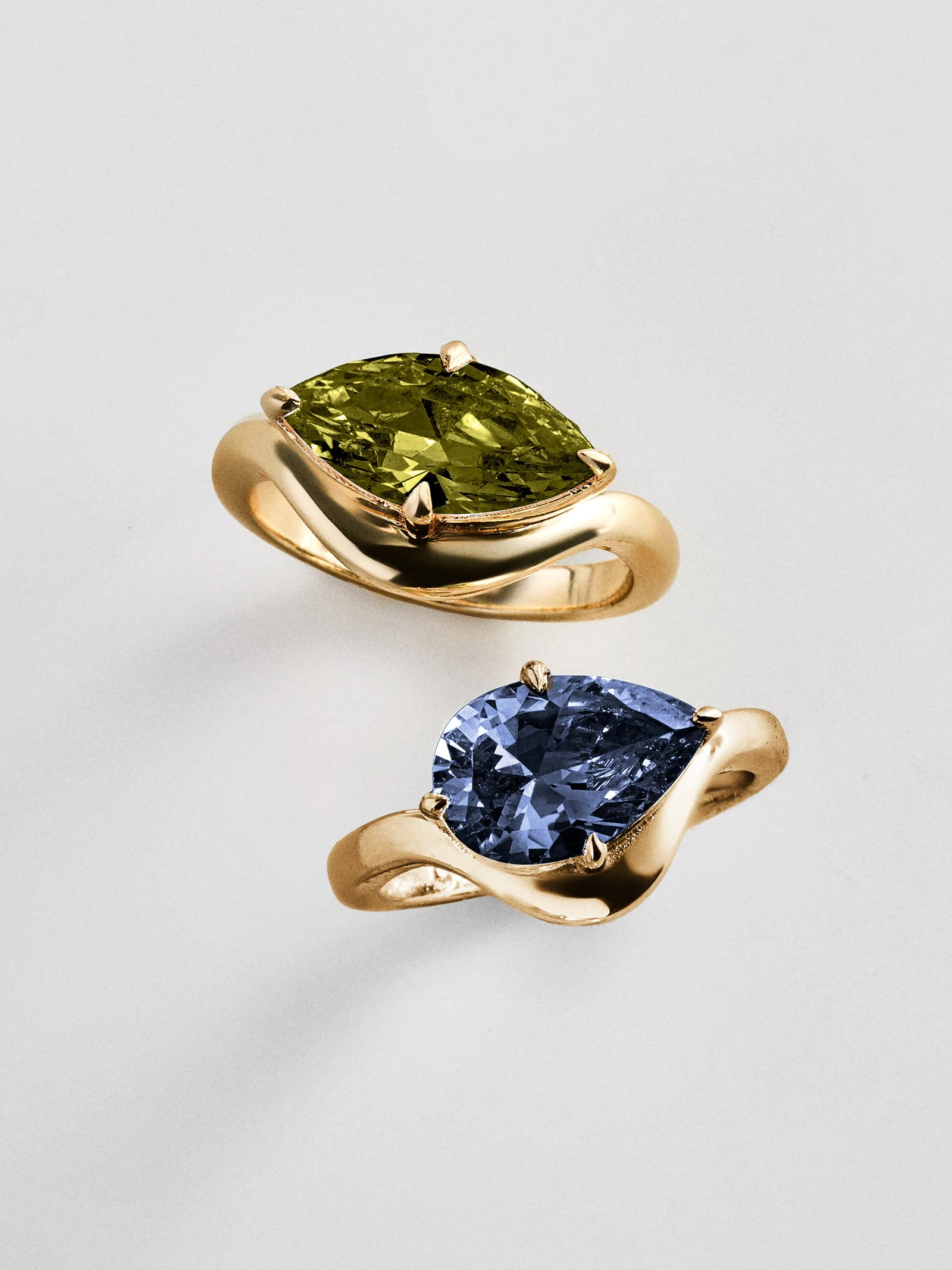 Wavy Custom Birthstone Ring - Gold