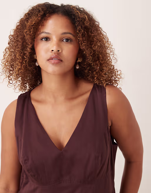 Curve waisted v neck maxi dress with seaming details in chocolate
