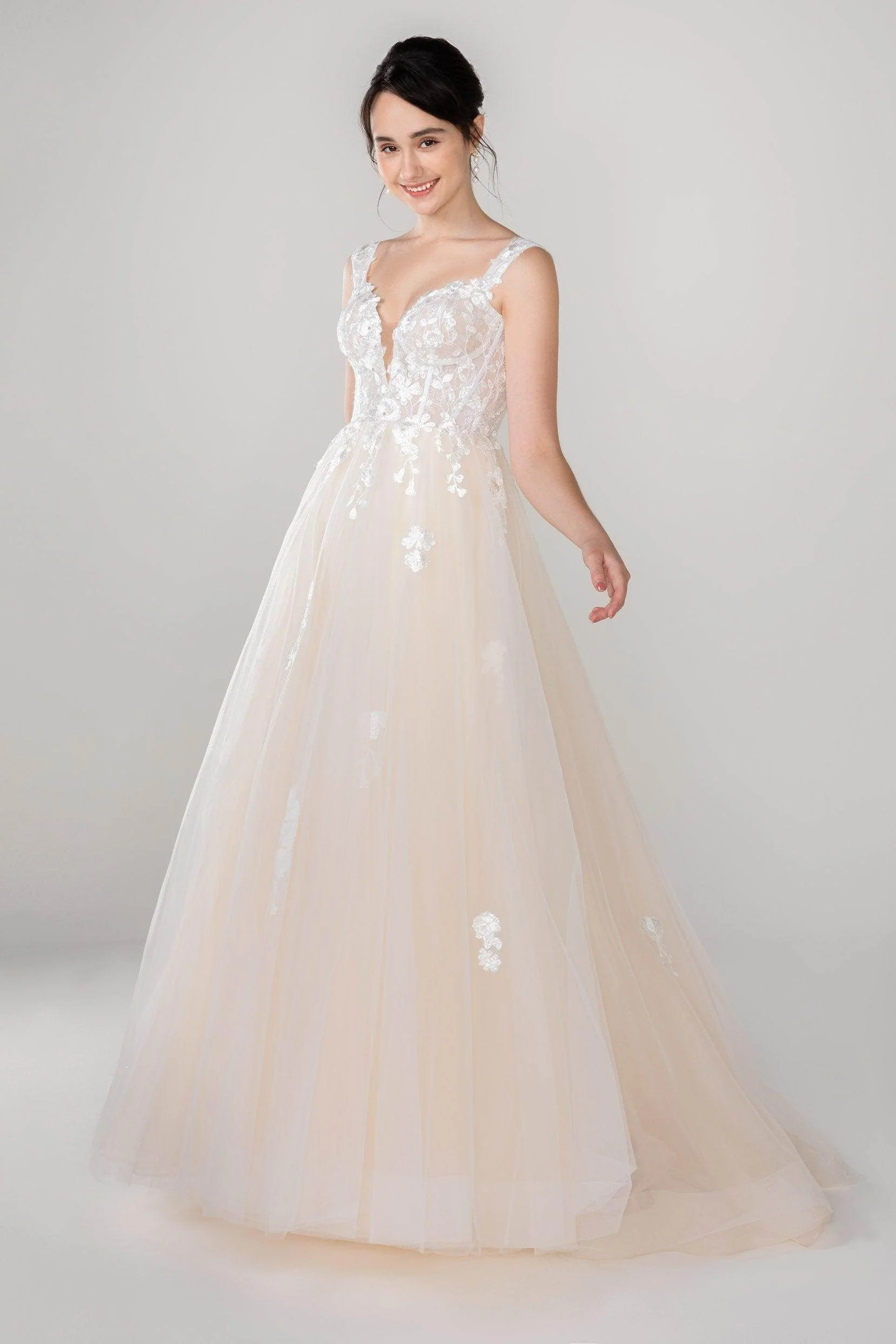 A-Line Sweep-Brush Train Tulle Lace Wedding Dress CW2536