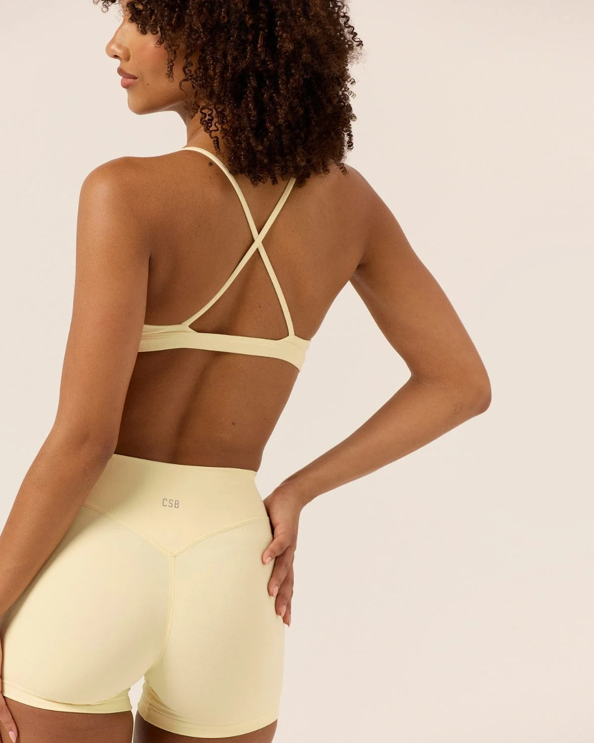 Form Noa Crop | Butter