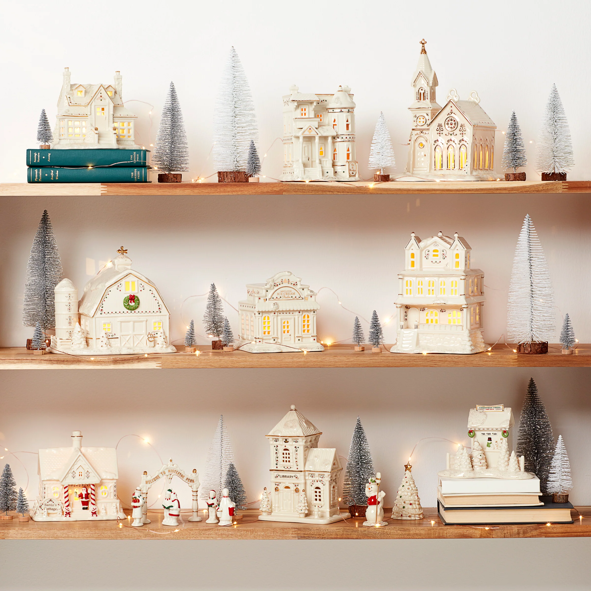 Mistletoe Park Lit Farmhouse