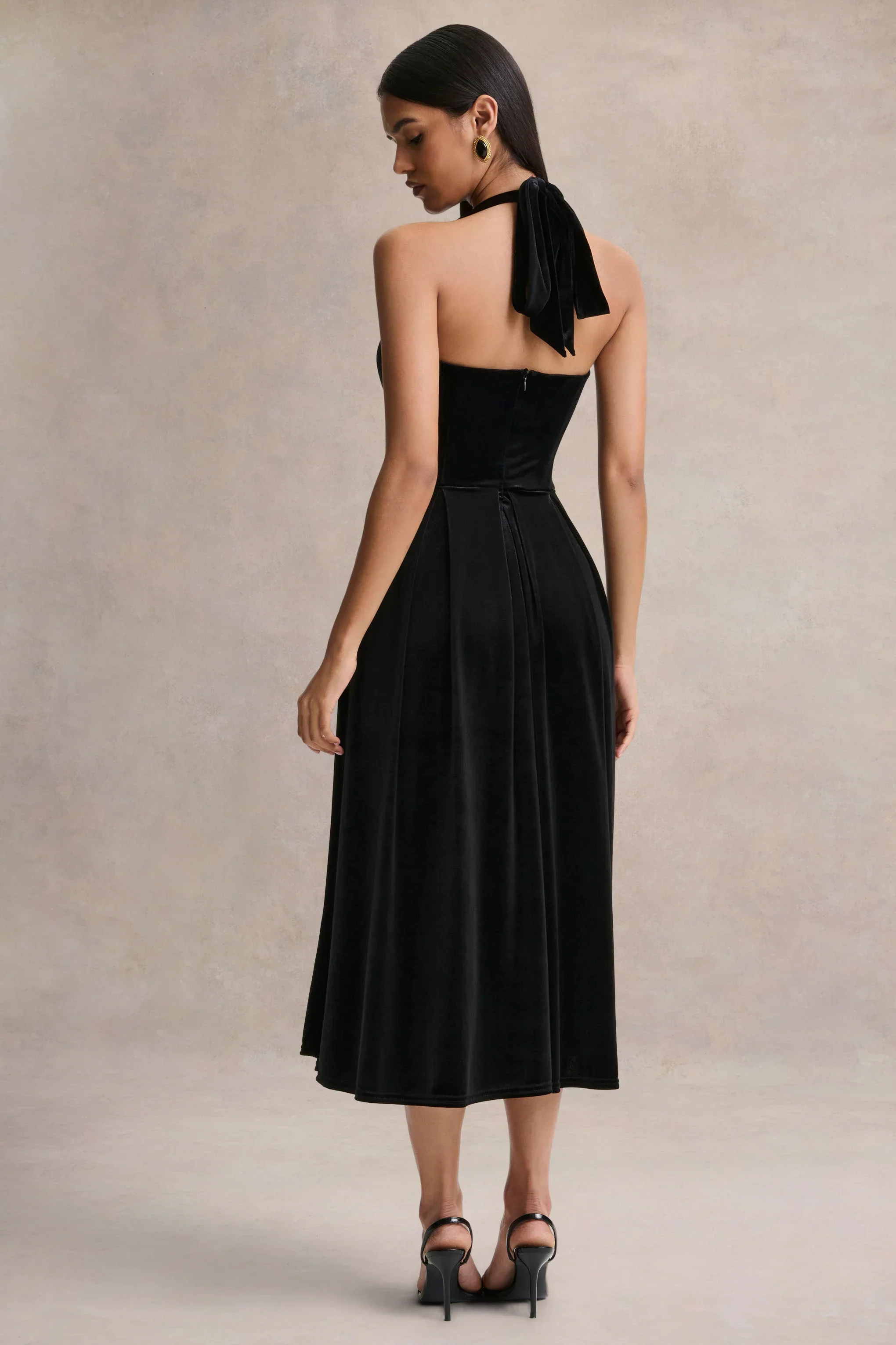 Esmeray | Black Velvet Sweetheart-Neck Midi Dress