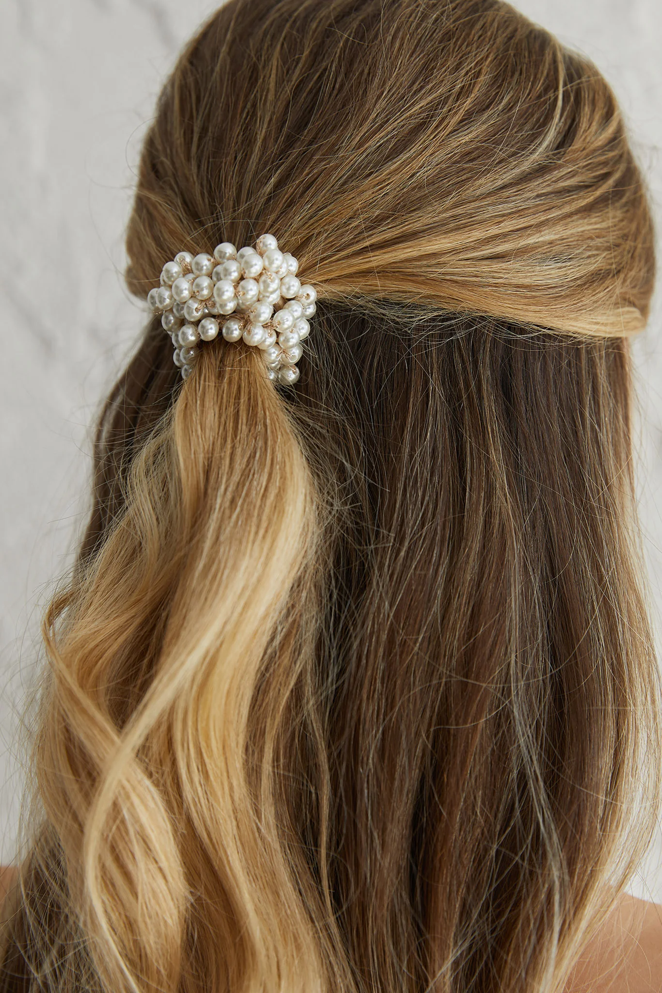 Carina Pearl & Satin Bow Hair Tie White