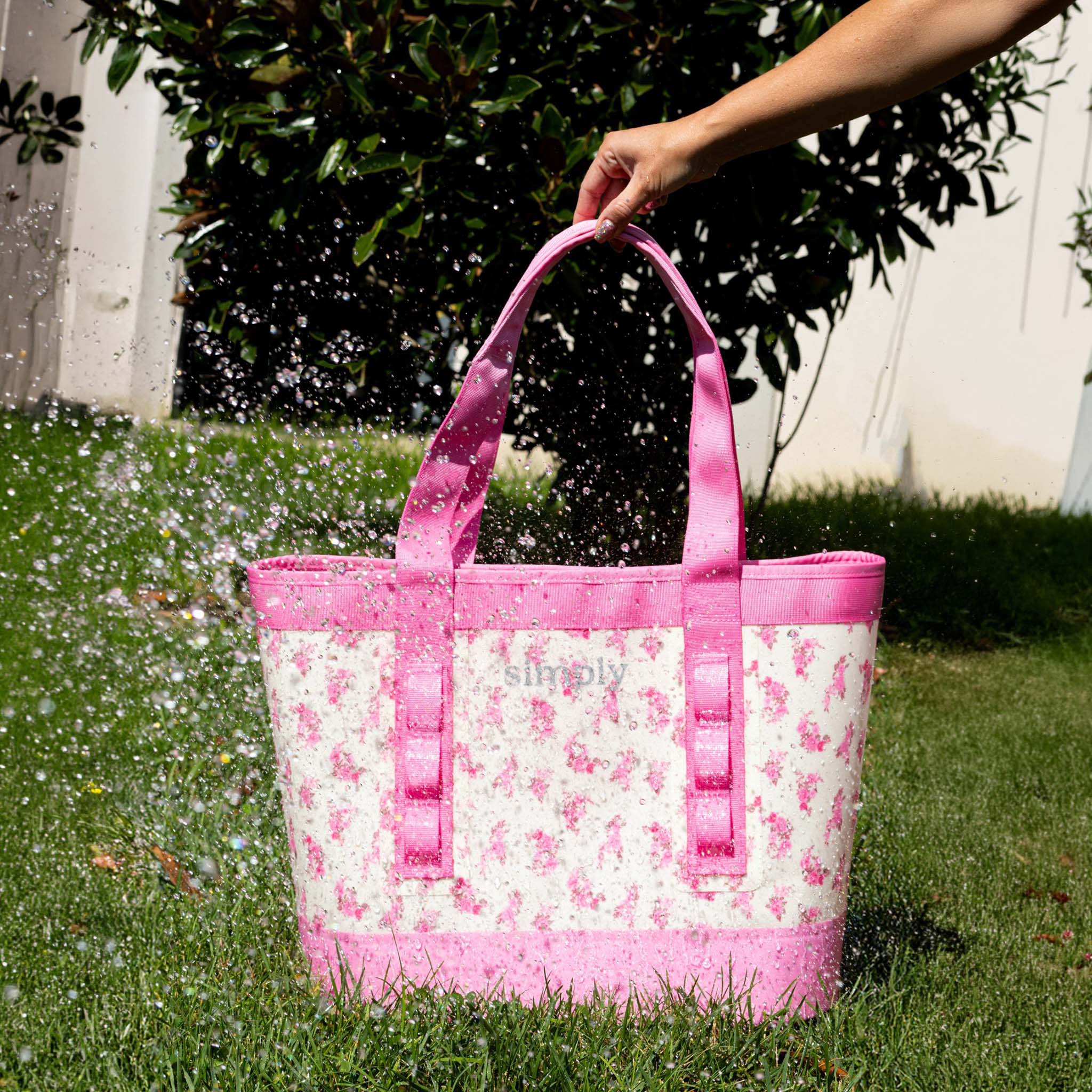 Tough Tote in Floral - luluinthesky