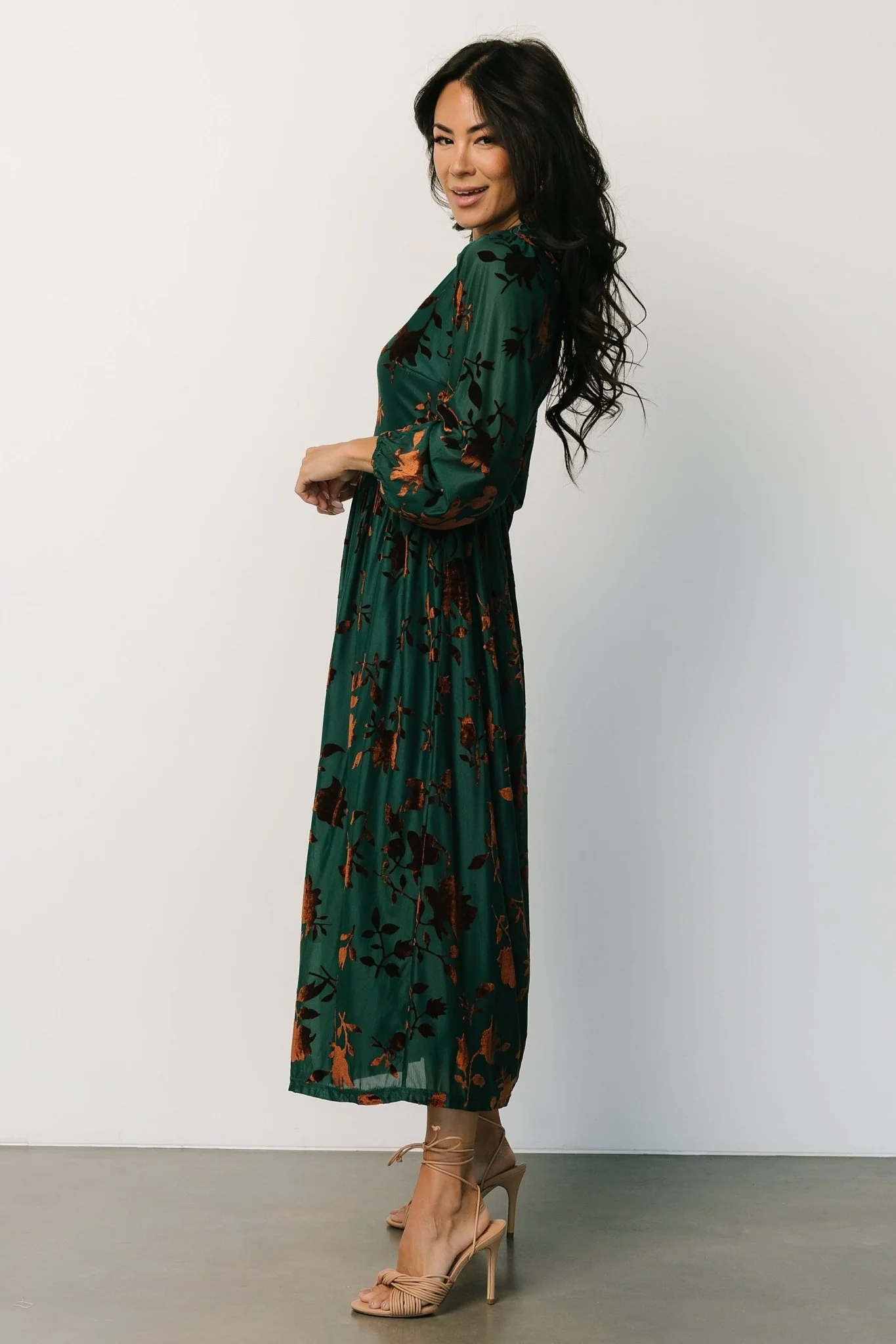 Christine Velvet Embossed Midi Dress | Jade - luluinthesky