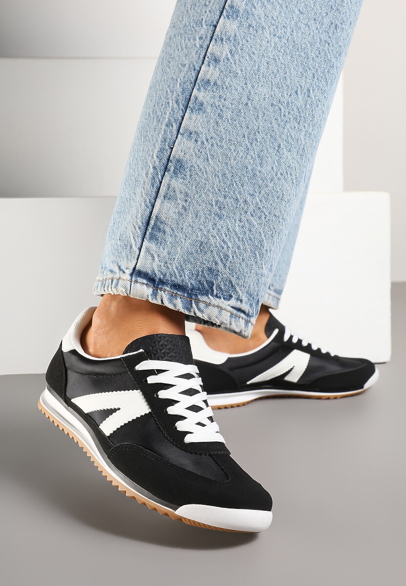 Czarne Sneakersy Ozdobione Geometrycznym Motywem Clevandra