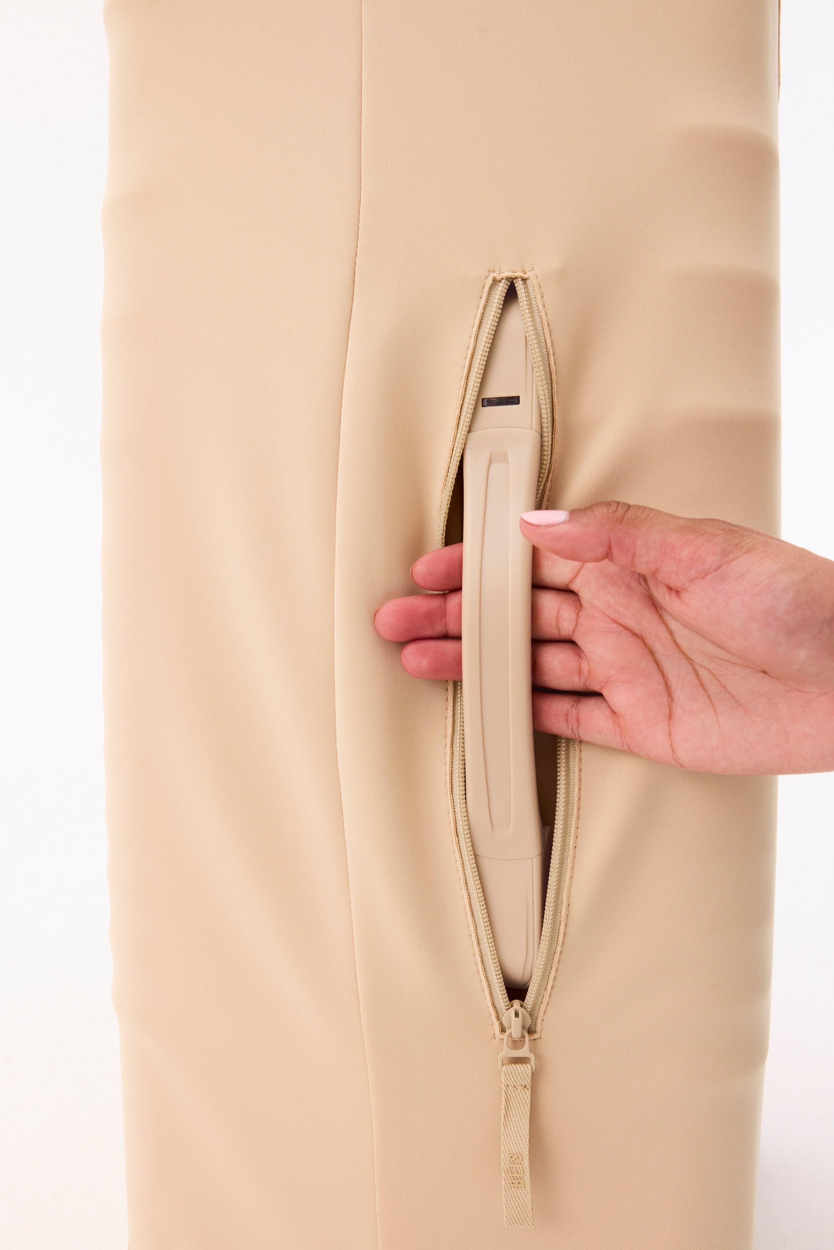 BEIS 'The Large Check-In Luggage Cover in Beige