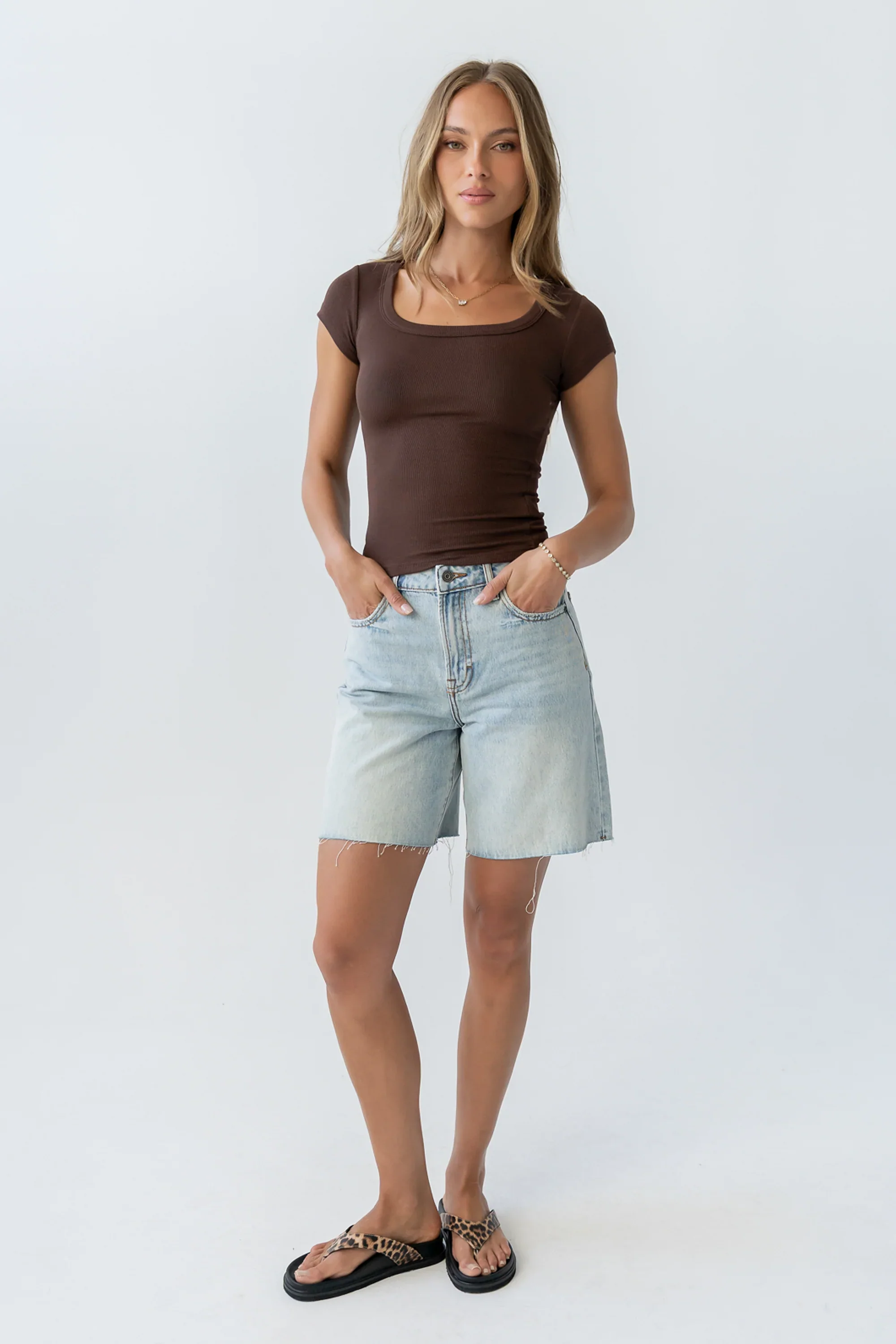 Freya Ribbed Top in Brown