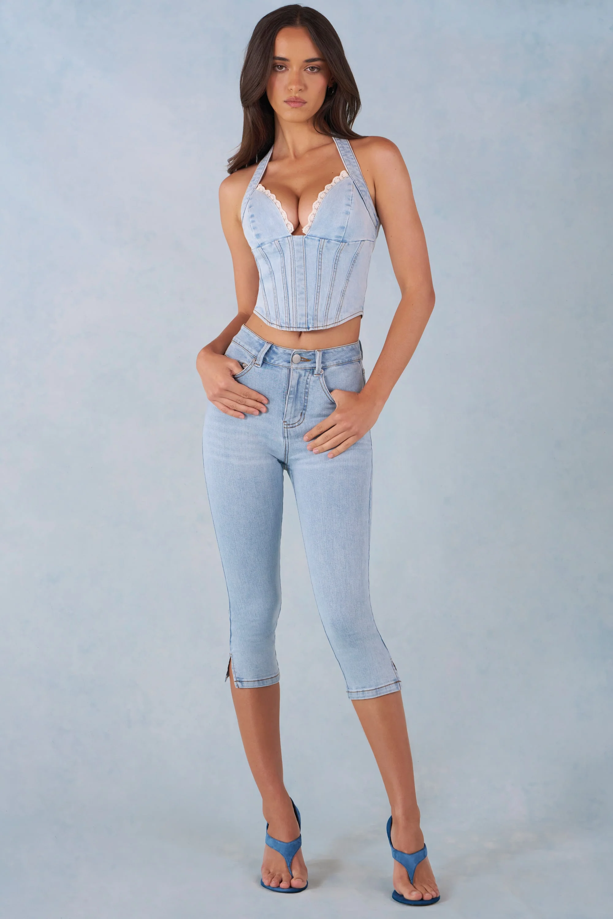 Mid-Rise Denim Capri Jeans in Light Denim