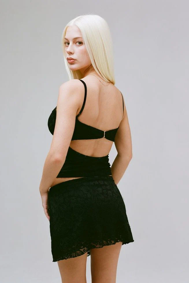 THE NICOLE SKIRT IN BLACK