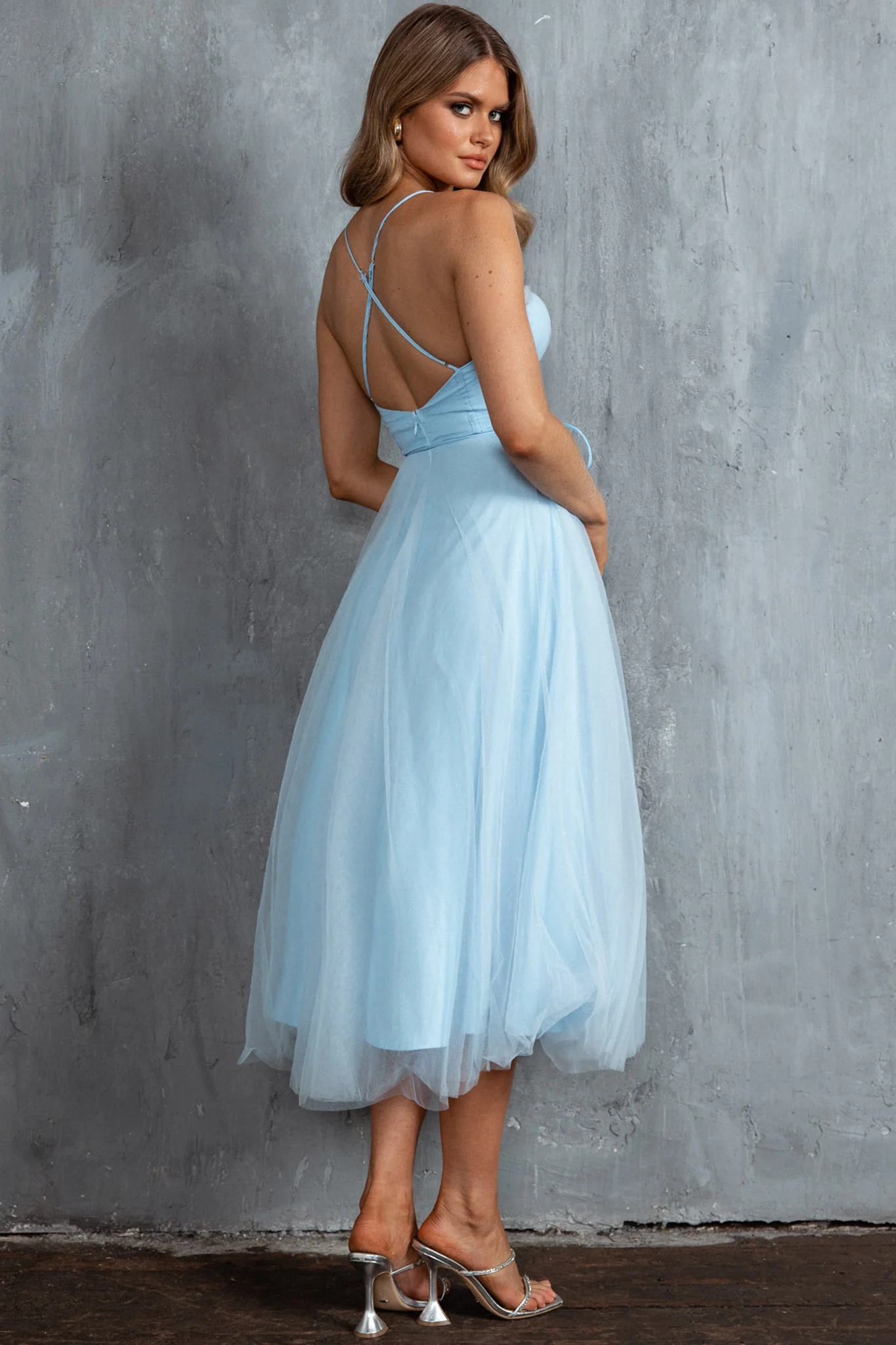 Smitten Sweetheart Neckline Chiffon Midi Dress Blue