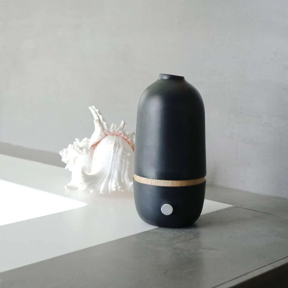 Vogeelle ONA Aromatherapy Nebulizing Essential Oil Diffuser Black