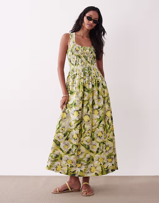 crinkle scoop neck maxi sundress with shirred waist in yellow daisy print