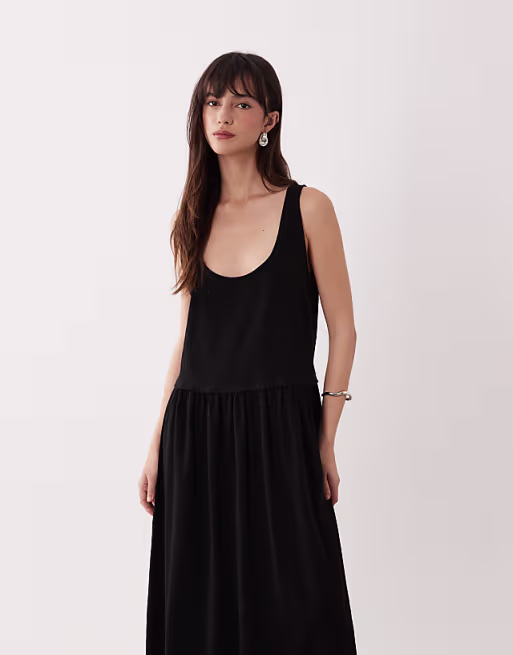 scoop neck drop waist midi dress in black