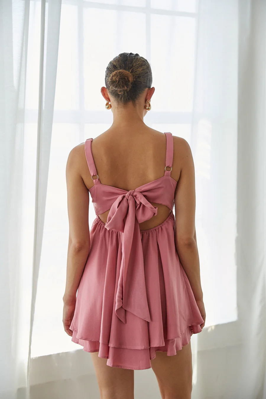 Suki Twist Babydoll Mini Dress - luluinthesky